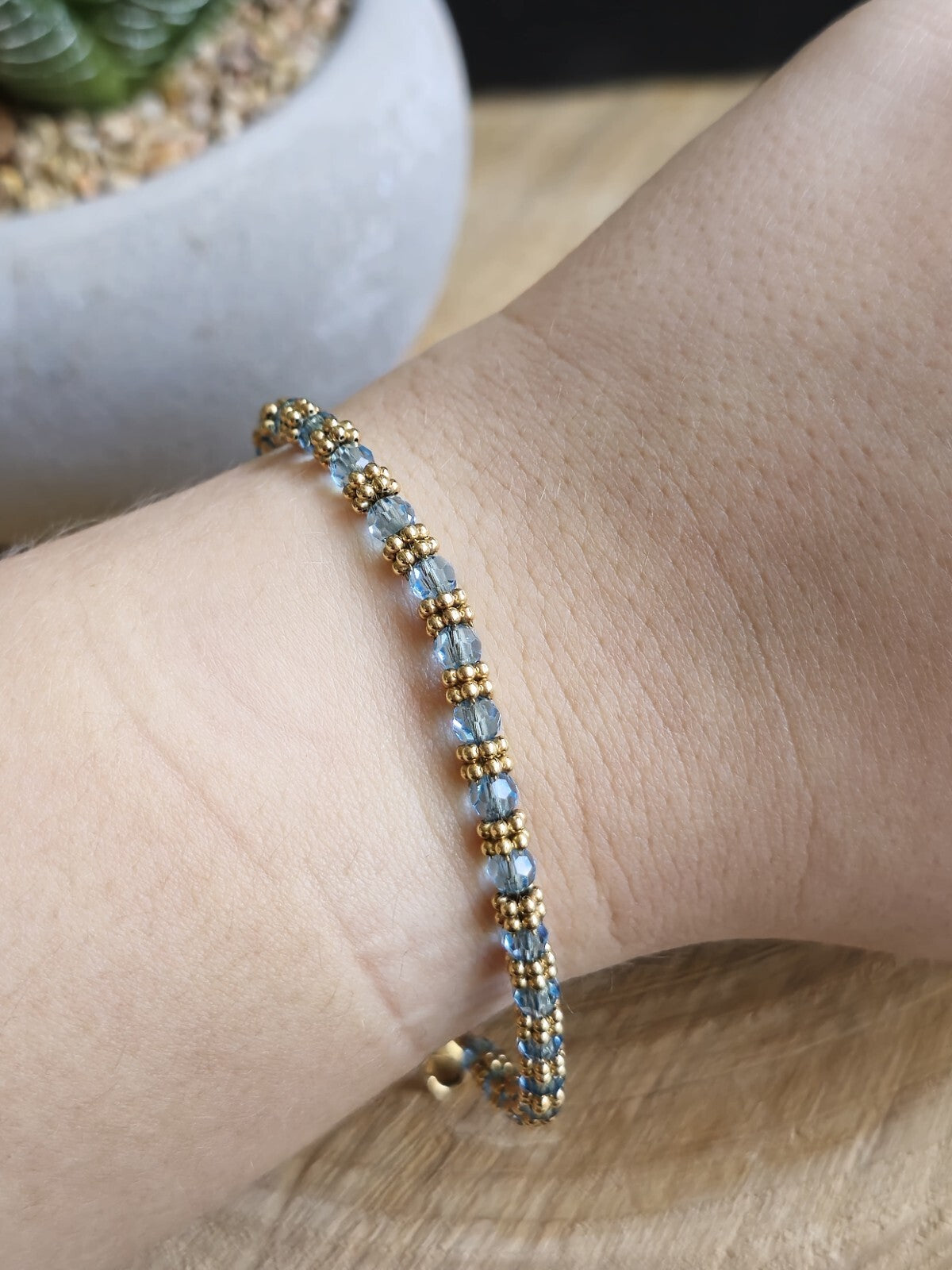 18k Yellow Gold And Blue Topaz Beaded Bracelet 8.5inch with Gold Bars Between