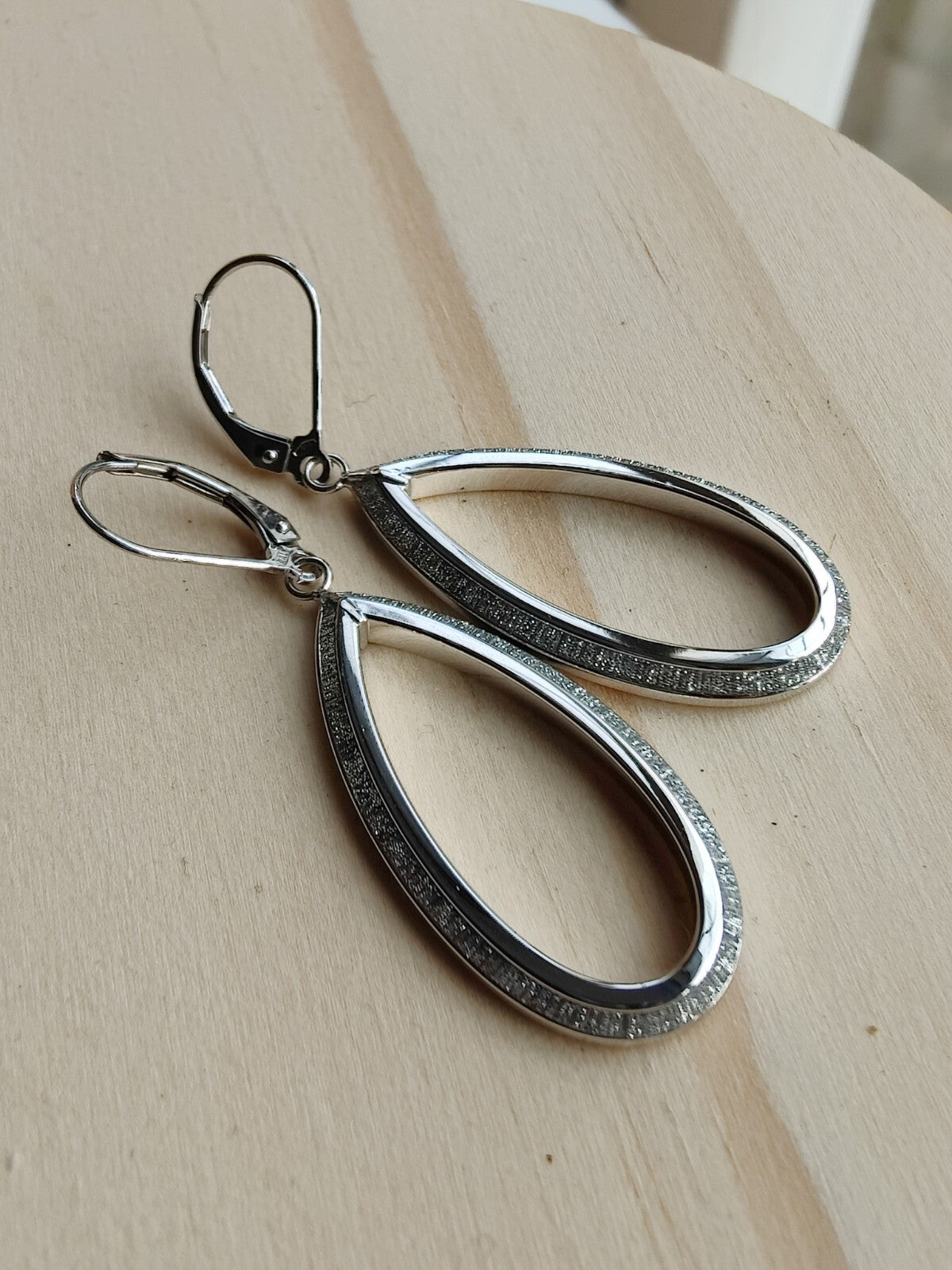 NEW Sparklig OVAL Drop Dangling Earrings 9ct White Gold Leverback Hallmarked