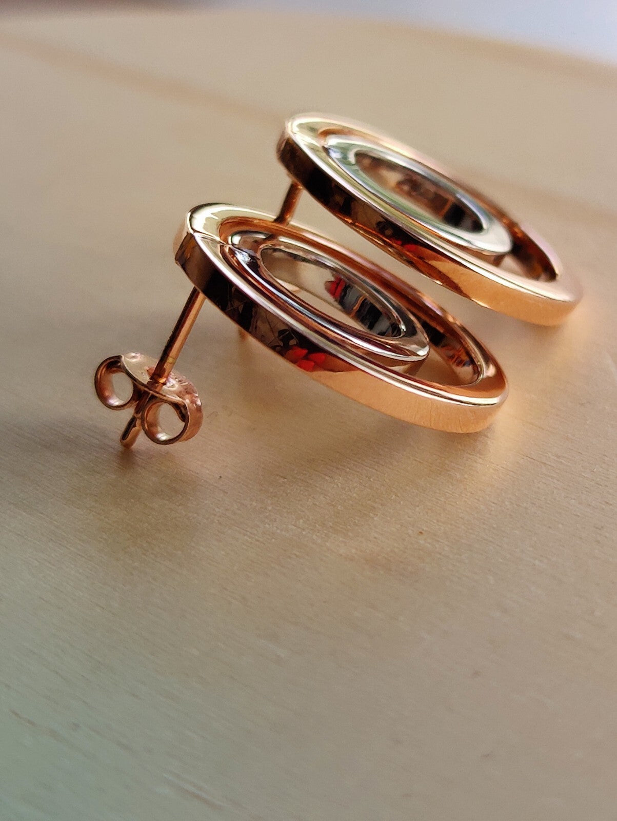 Solid 9ct Rose White Gold Double Circle Earrings Studs New 2 grams Butterflys