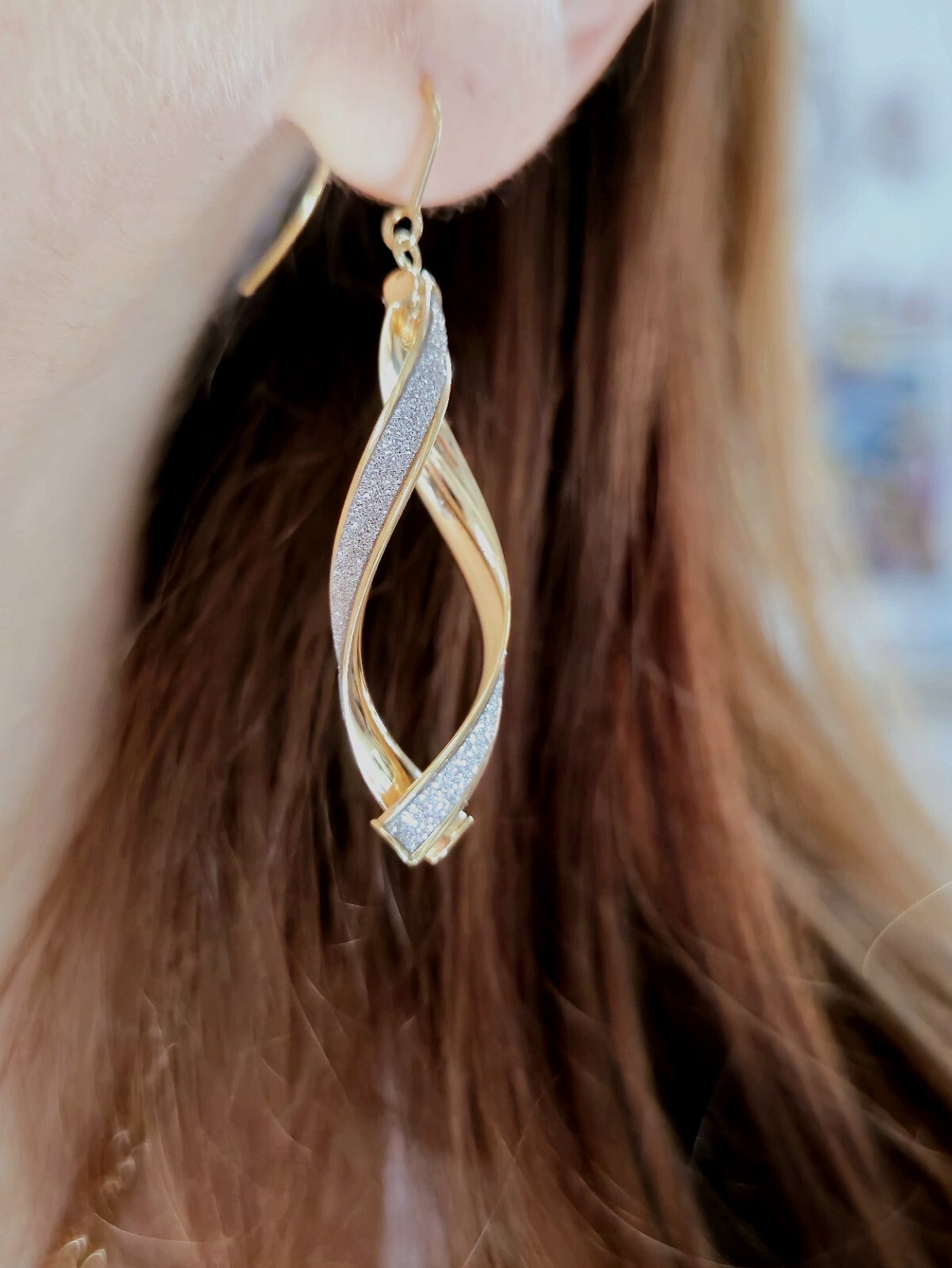 New Solid Yellow Gold 9 Carat White Glitter Moondust Twist Earrings HOOK 3.1gram
