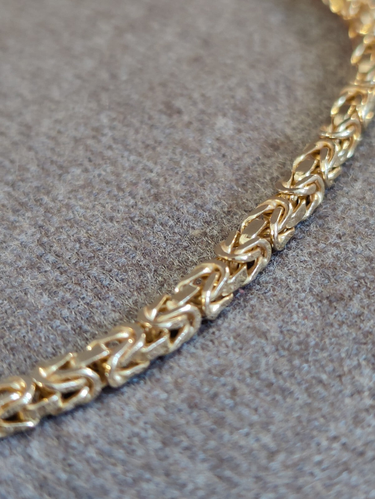 9ct Yellow Gold Chunky Byzantine Chain 15" over 20grams SOLID not hollow Choker