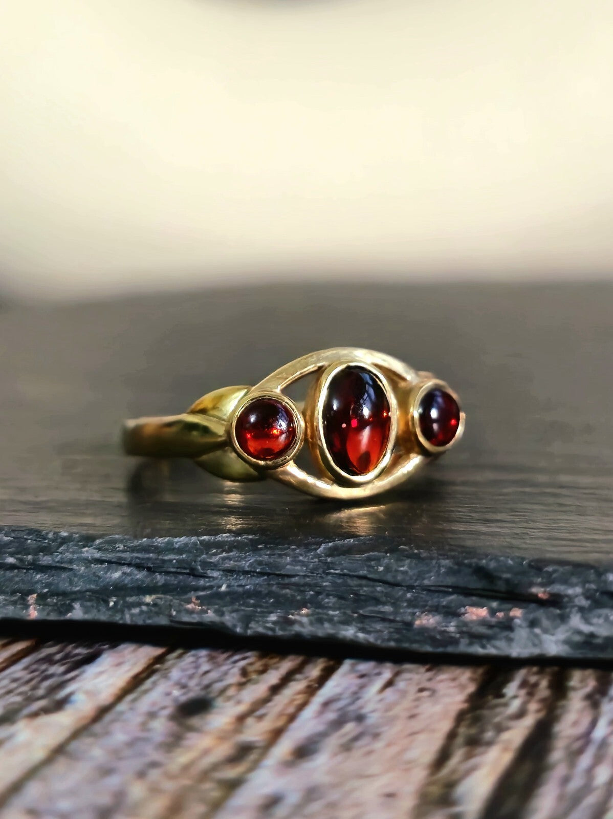 Cute Solid 9ct Yellow Gold Trilogy Garnet Ring Oval Cabochon Three Stone size N+
