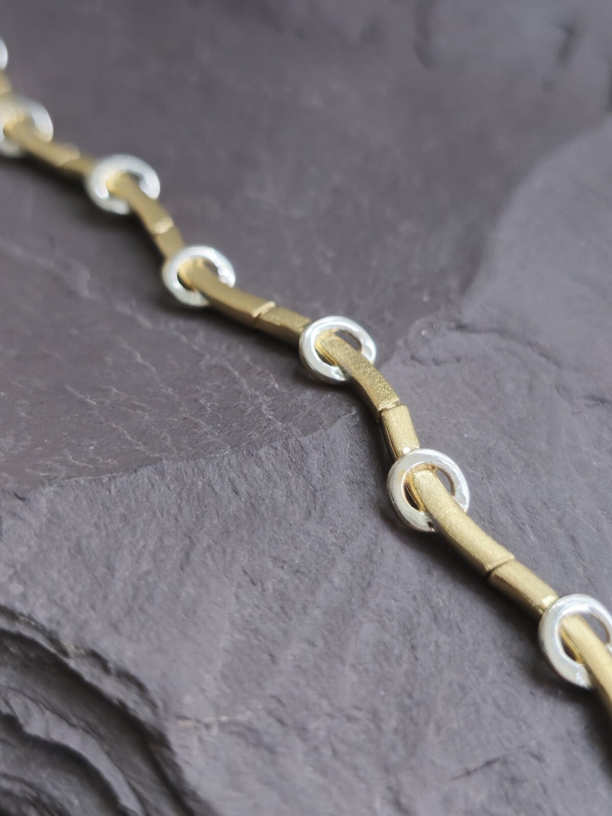Solid 9ct Yellow/White Gold Fancy BRACELET Snake Wavy Design Circle 7.5inch/19cm