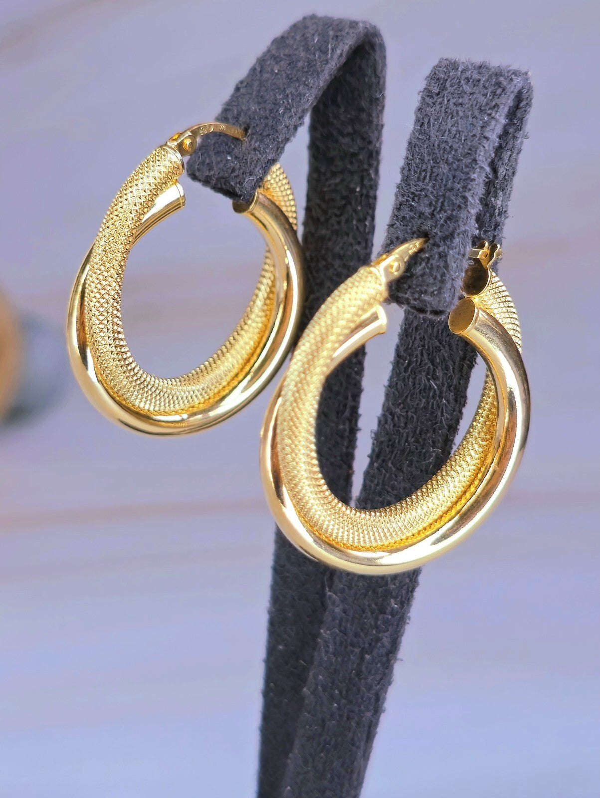 9ct Solid Yellow Gold Twisted Hoop Earrings Creole Hoops 29mm Diamond Cut Patter