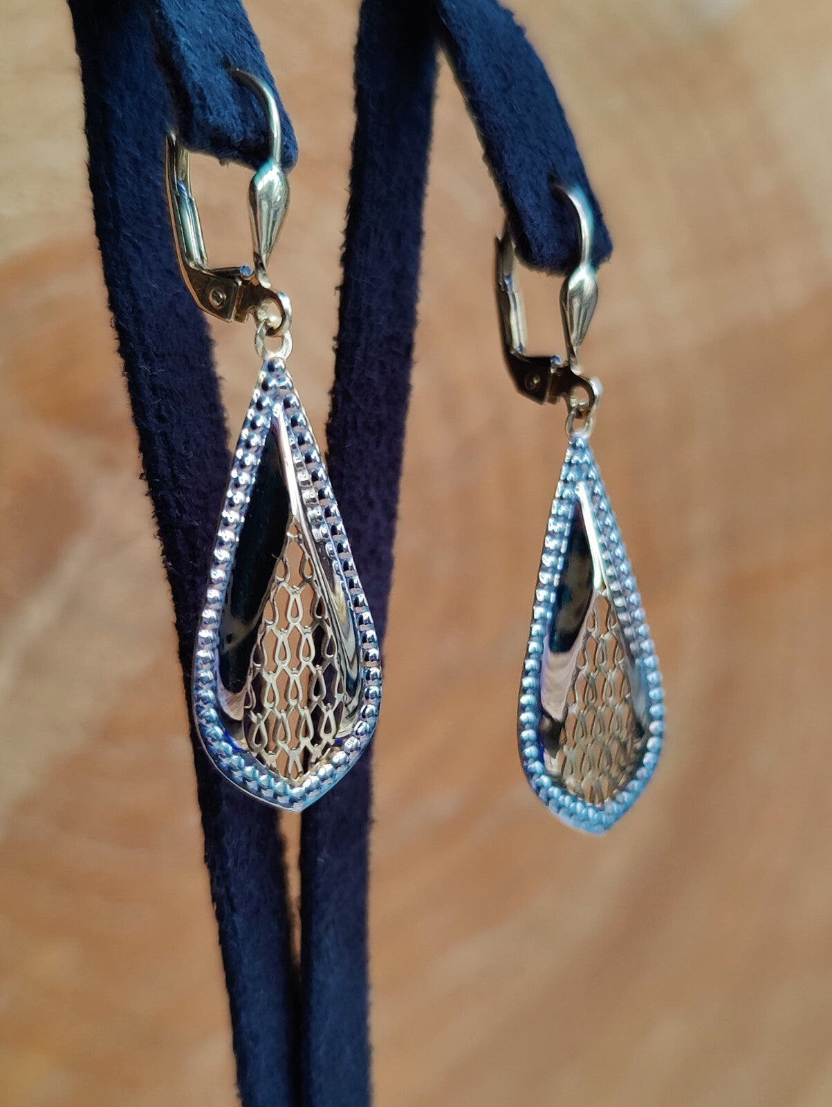 9ct Yellow/White Gold Drop Dangly Earrings Hallmarked Decorative Pattern
