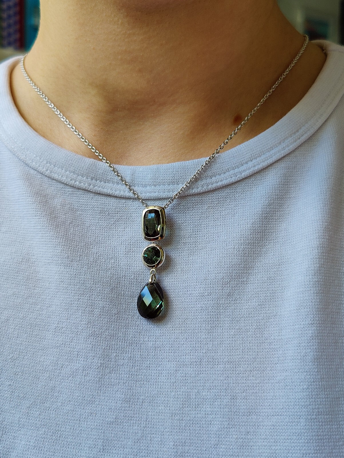 Lovely green stone silver 925 dress necklace length 26cm hallmarked