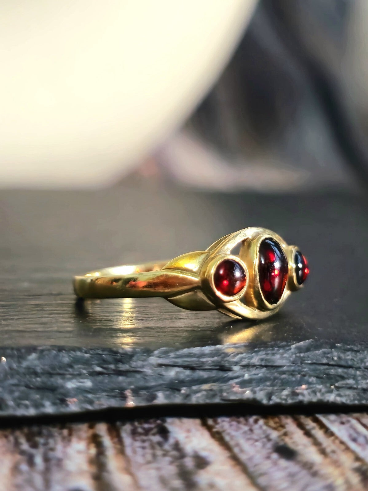 Cute Solid 9ct Yellow Gold Trilogy Garnet Ring Oval Cabochon Three Stone size N+