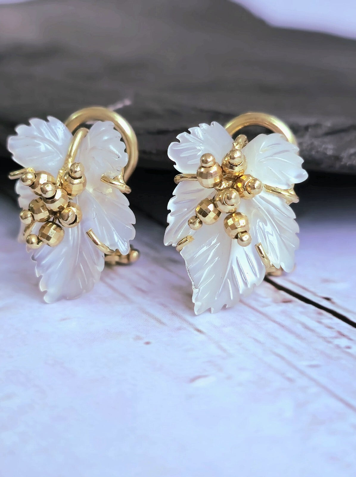 Elegant 18K Yellow Gold Mother Of Pearl Leaf Earrings Studs Omega Clasp Fancy