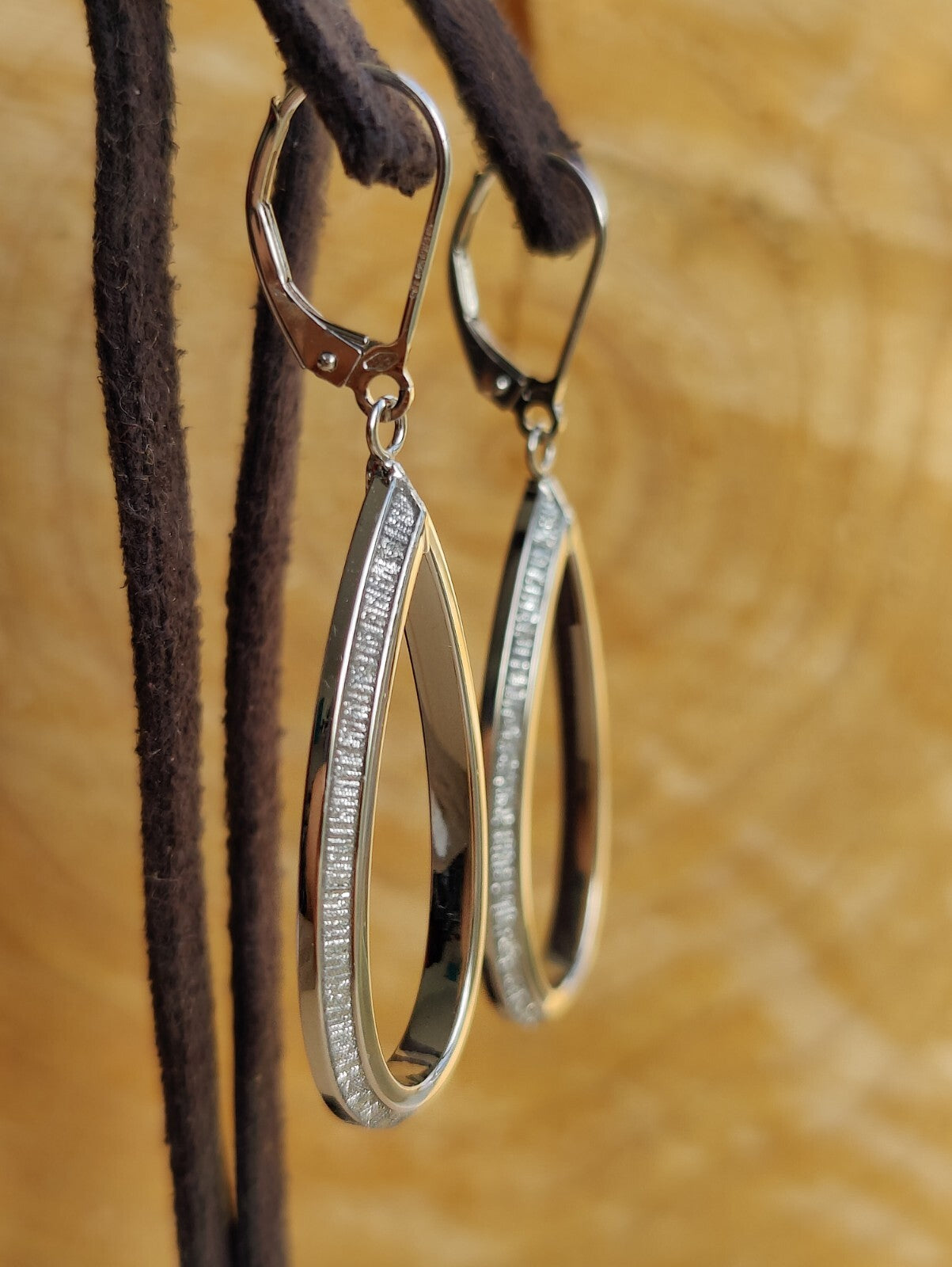 NEW Sparklig OVAL Drop Dangling Earrings 9ct White Gold Leverback Hallmarked