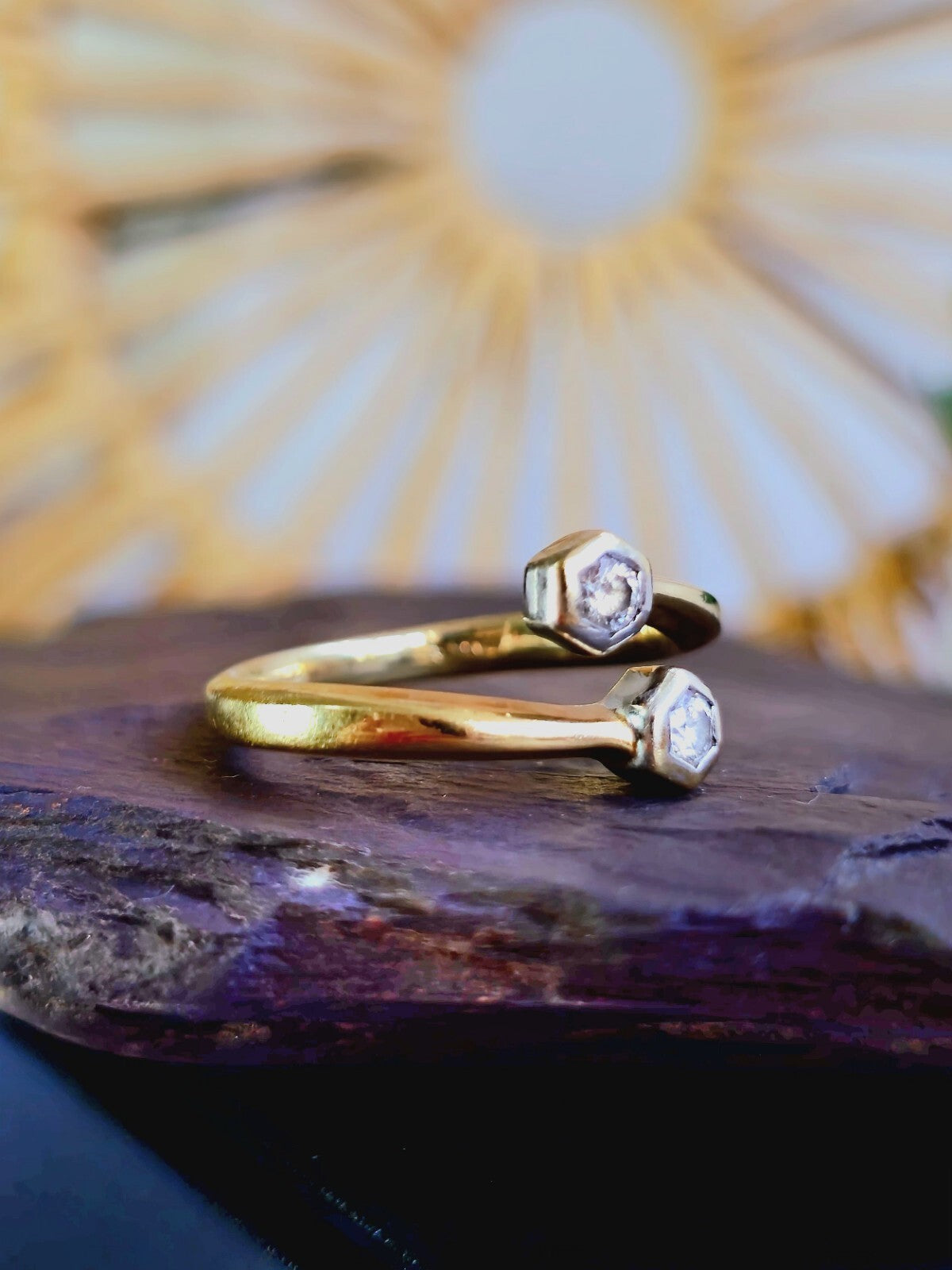Lovely 9ct Yellow Gold Split Ends Ring With 2 Diamonds Size P Thick Shank Wrap