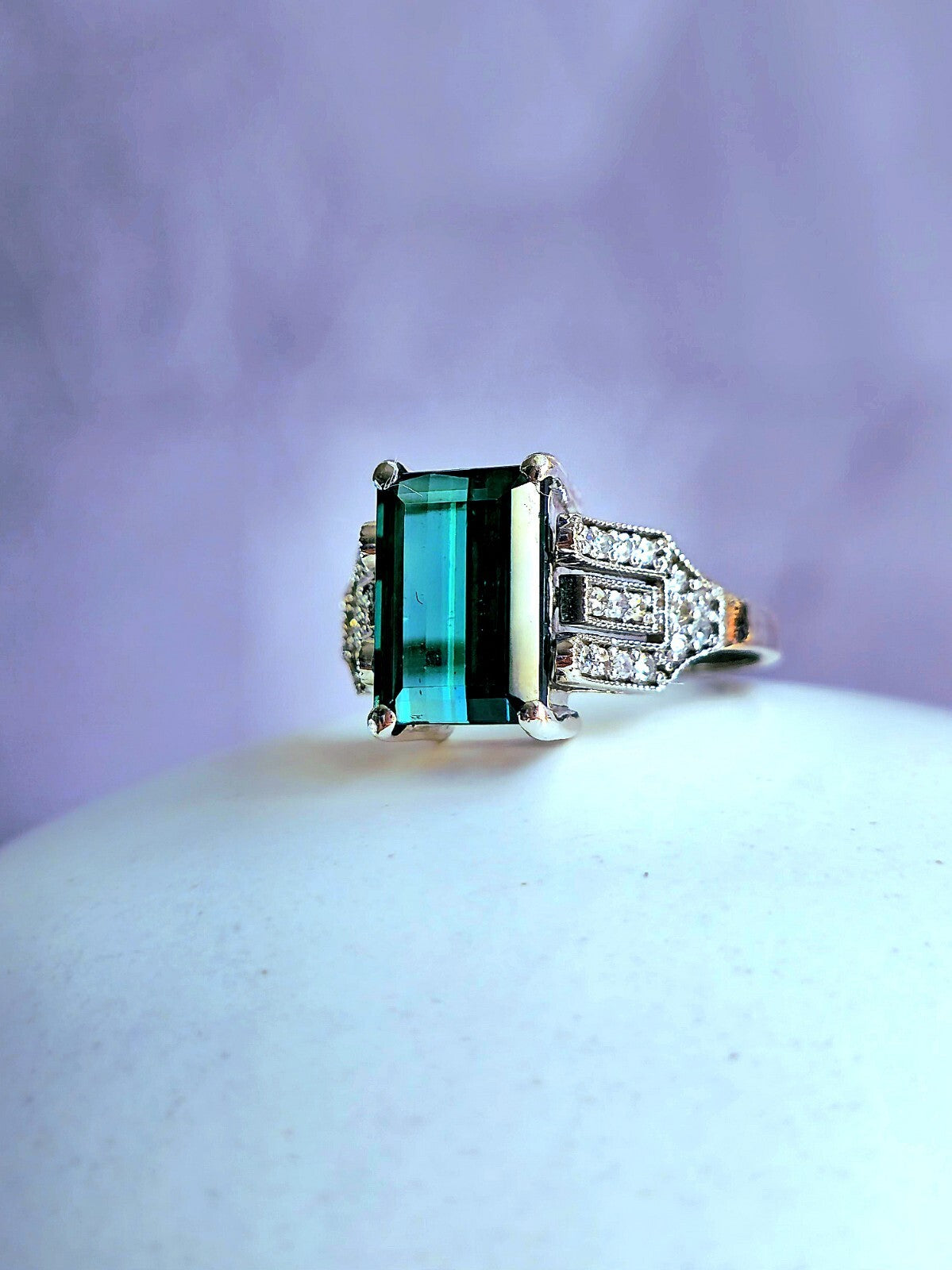 Stunning 18ct White Gold Green Tourmaline/Diamond Dress Ring Cocktail size Q+