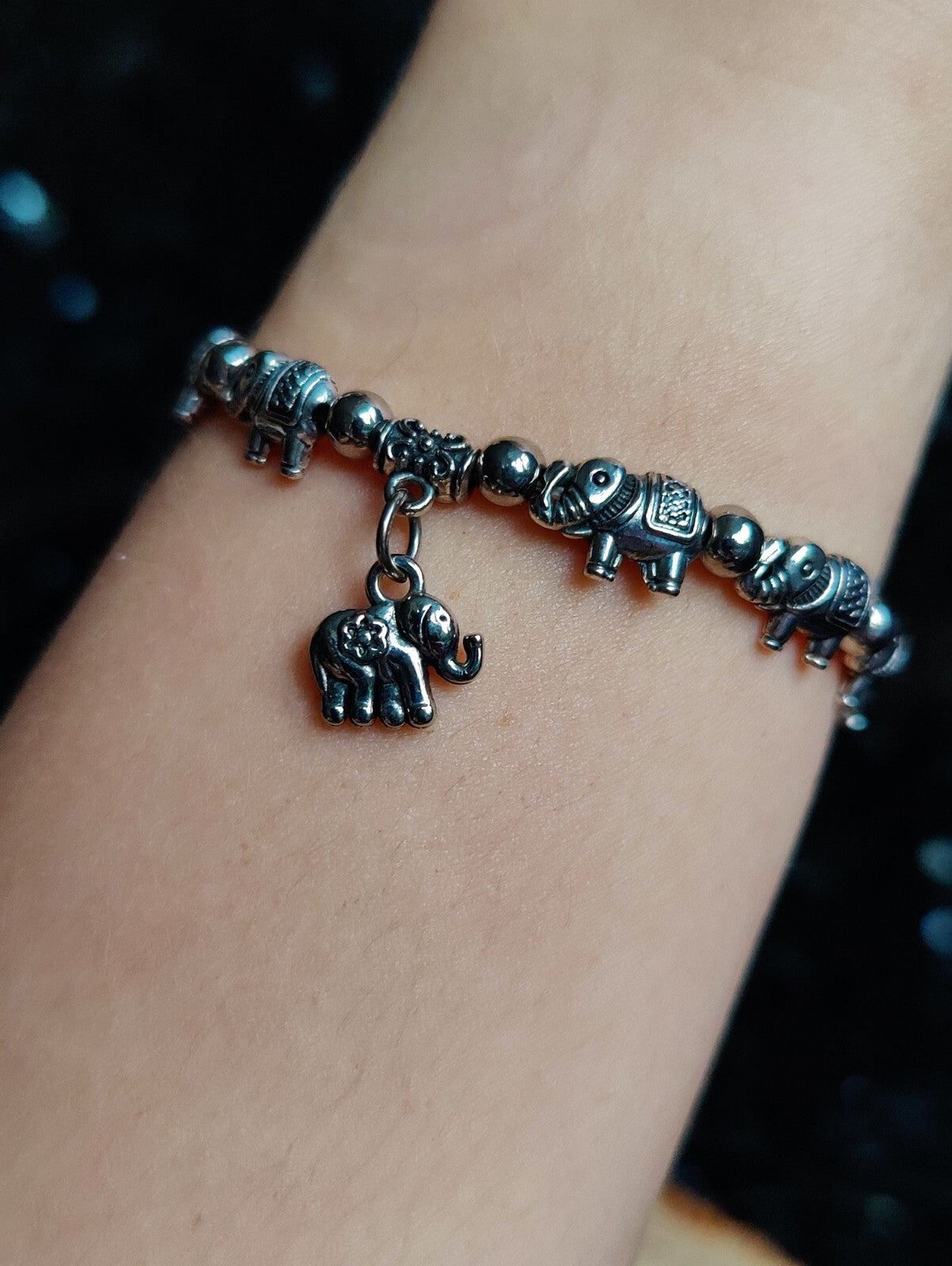 Real Silver Elephant Bracelet Stretchable over 18grams Lovely design Luck Bracel