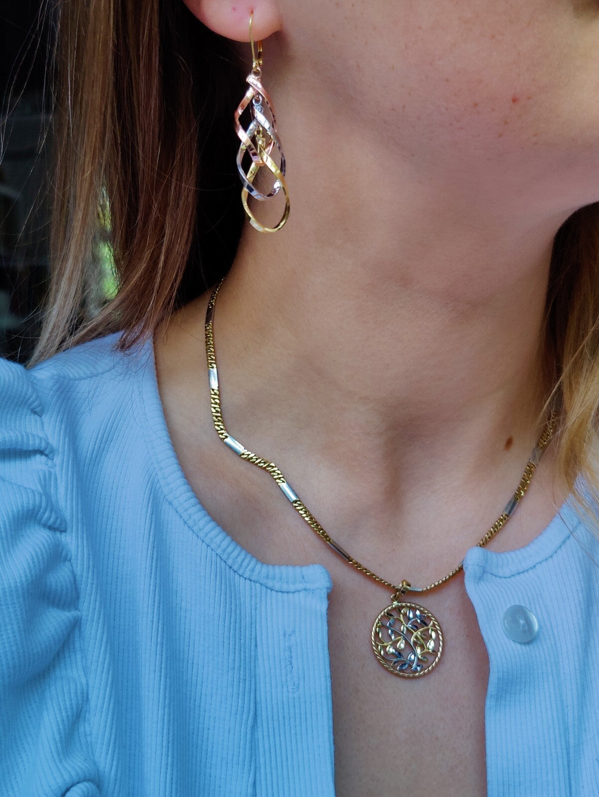 Beautiful Solid Gold 9 Carat Yellow & White Leaf Diamond Cut Pattern Pendant