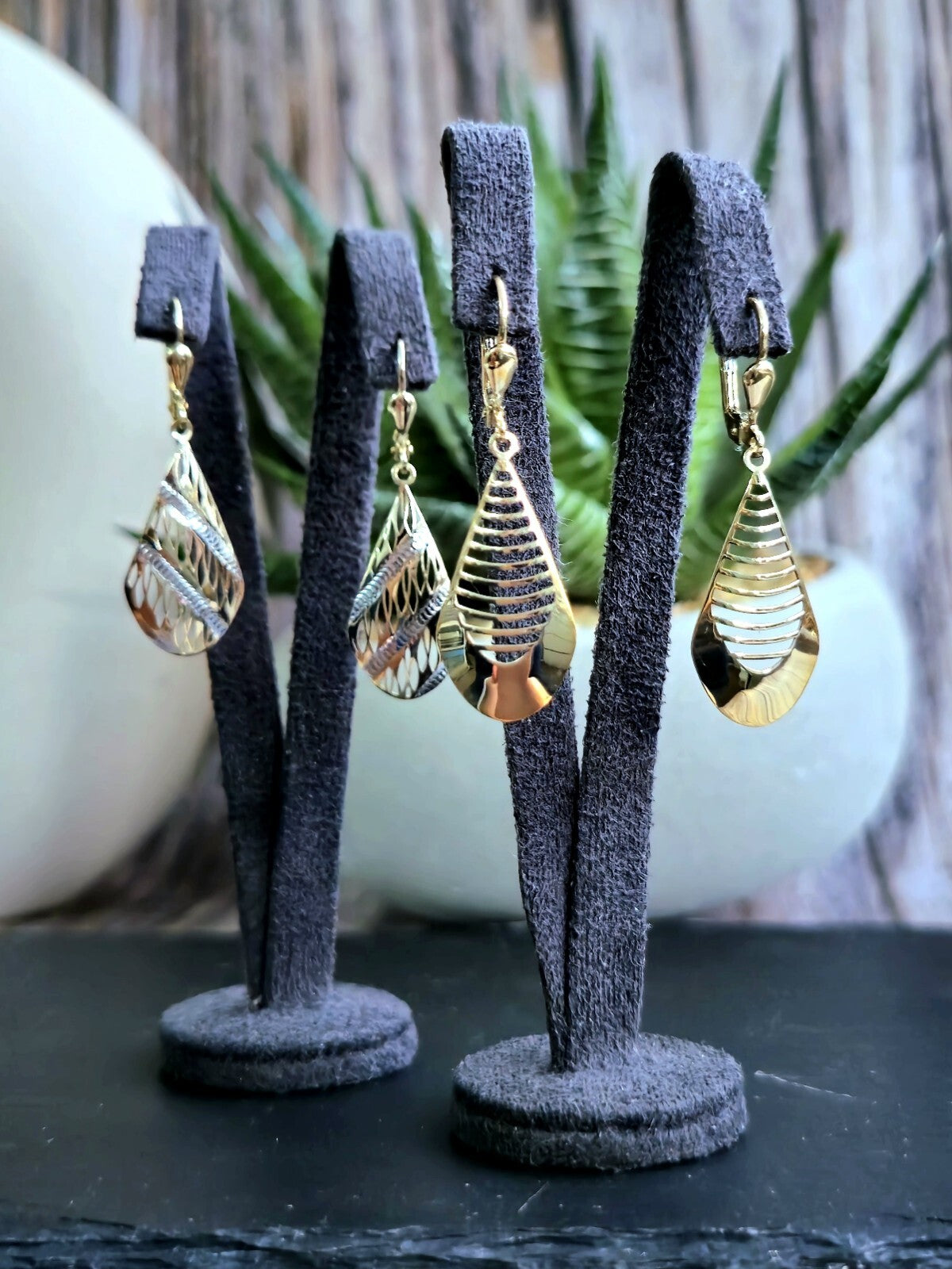 New 9ct Yellow GoldSolid Drop Dangly Earrings Lever back Hallmarked Leaf Pattern