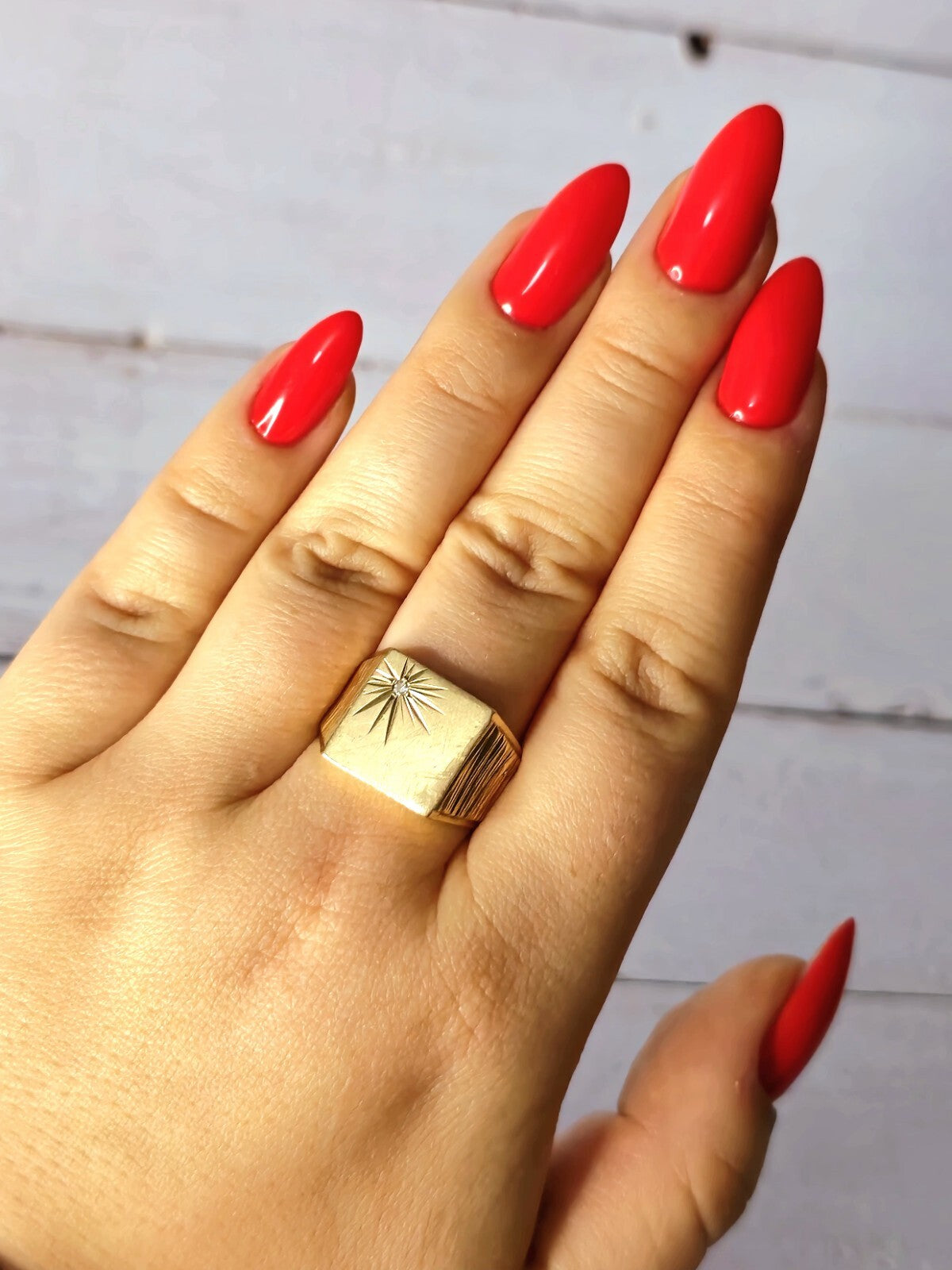 Vintage Solid 9ct Yellow Gold Signet Ring size: T+ Square with Diamond Pattern