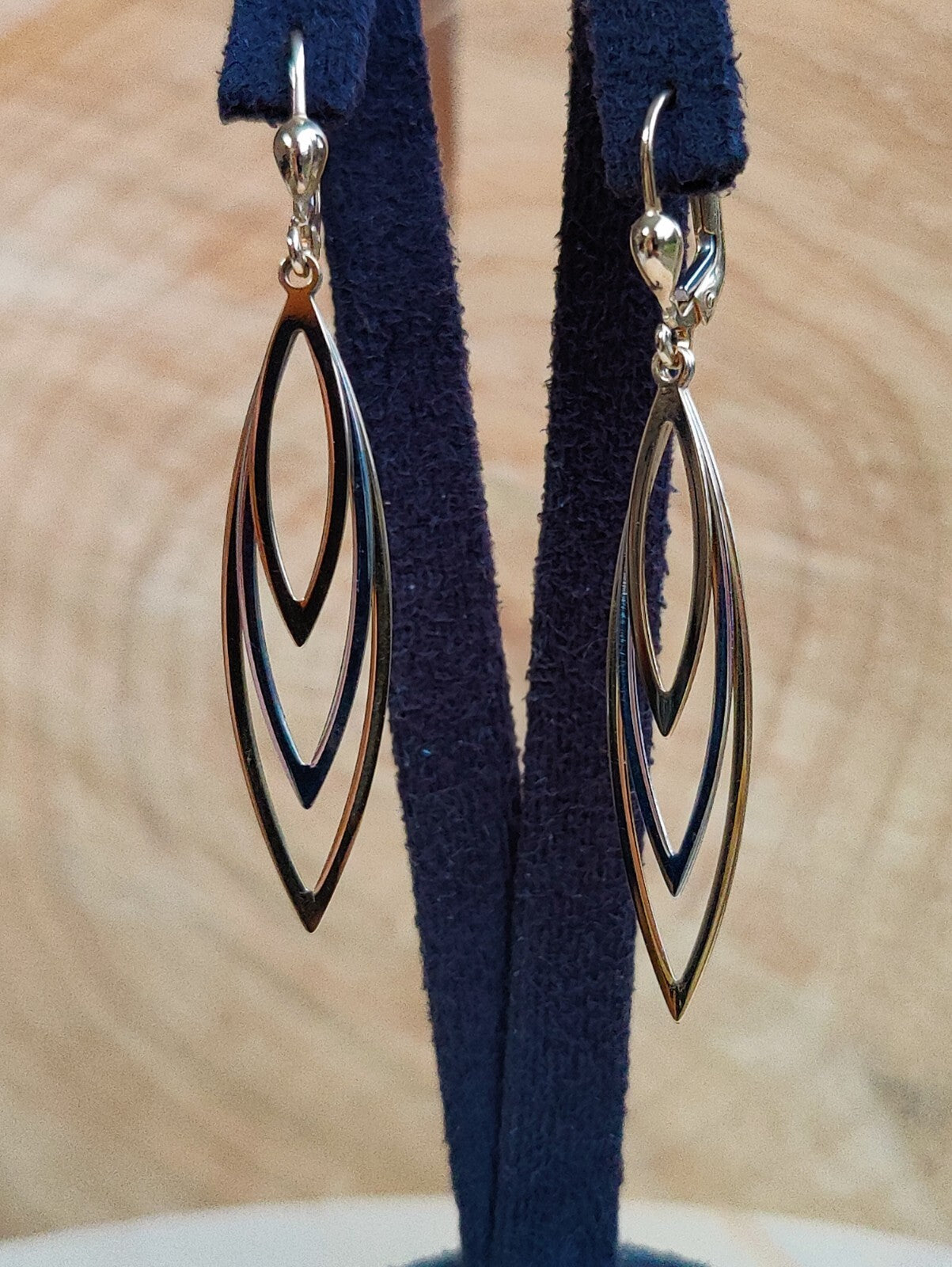 NEW Solid Drop Dangling Earrings 9ct Yellow Gold Leverback Hallmarked Leaf