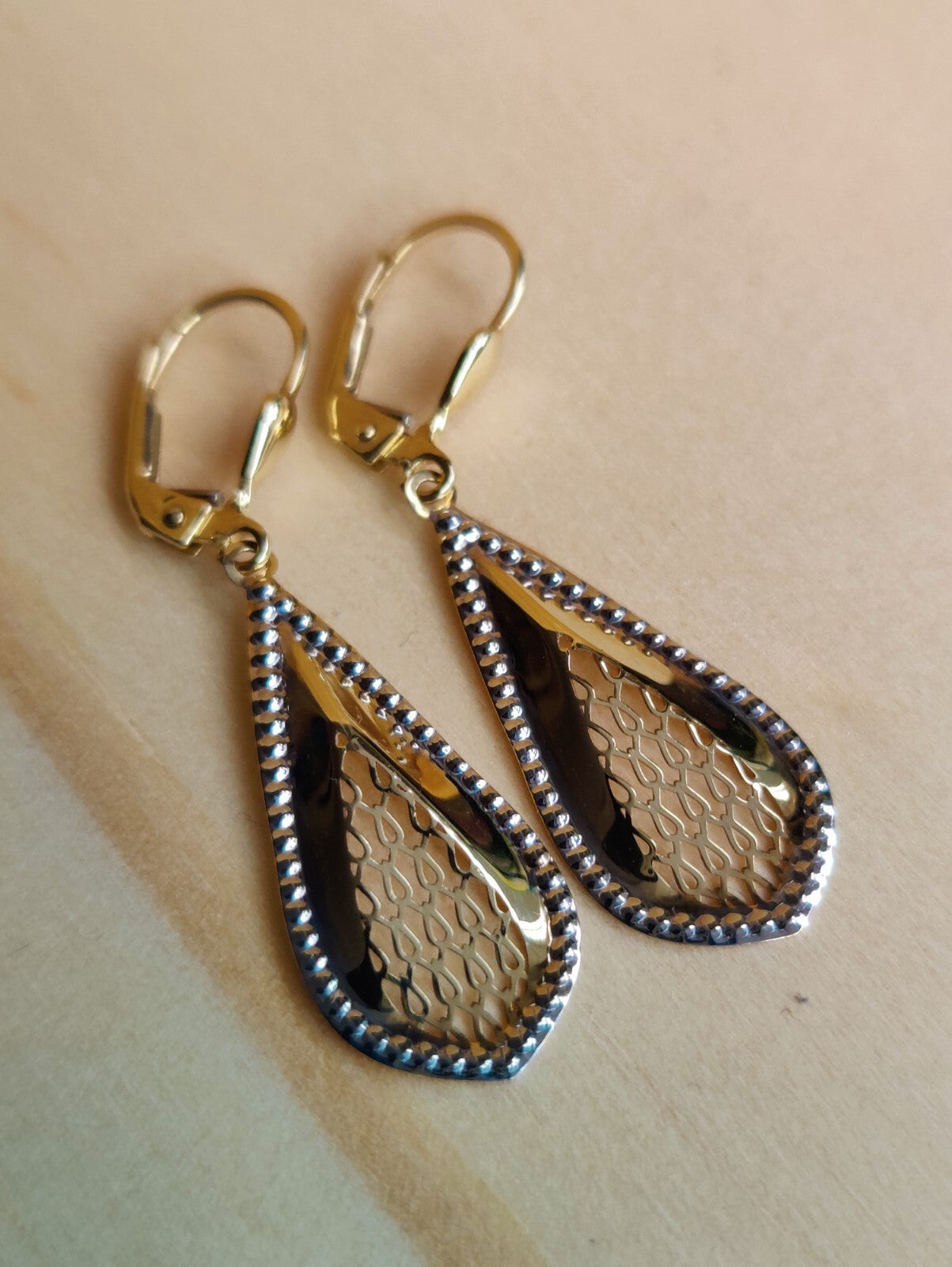 9ct Yellow/White Gold Drop Dangly Earrings Hallmarked Decorative Pattern