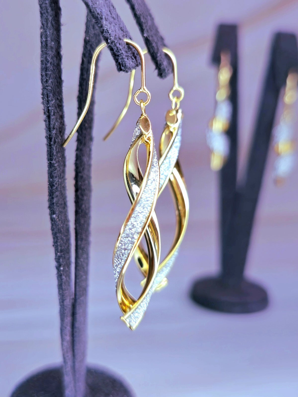 New Solid Yellow Gold 9 Carat White Glitter Moondust Twist Earrings HOOK 3.1gram