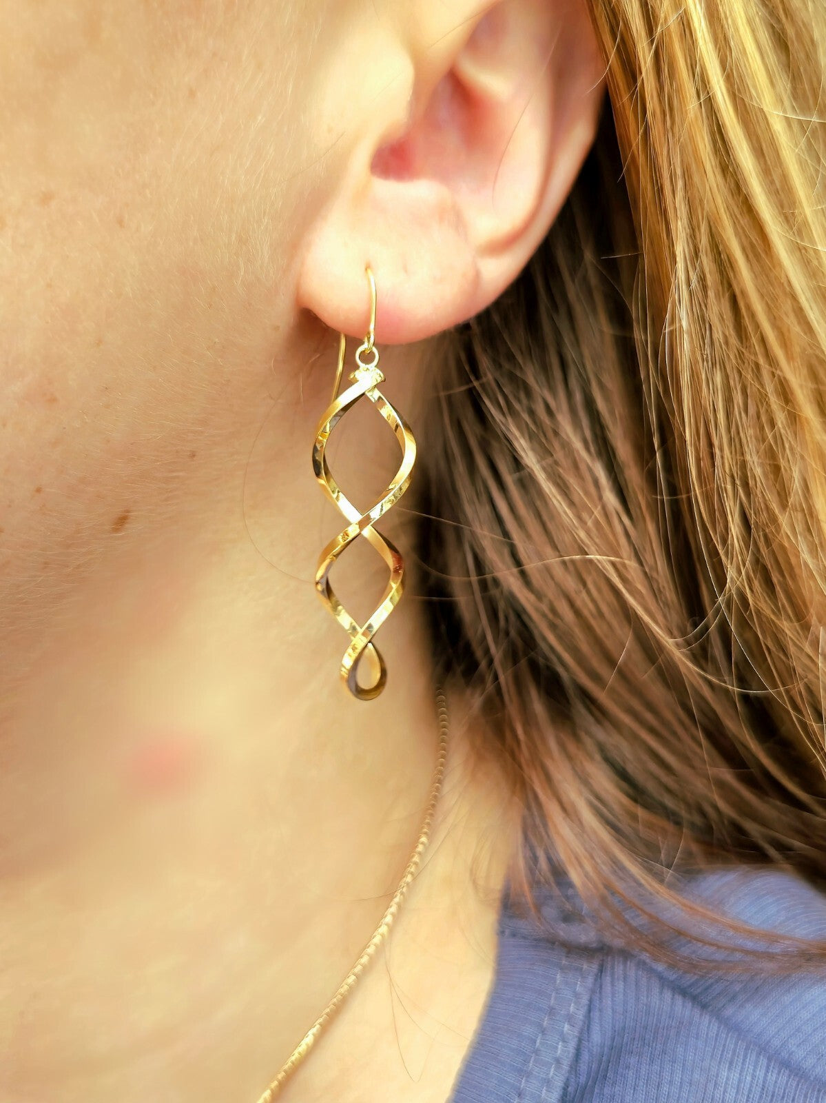 Lovely Solid 9ct Yellow Gold Twist Drop Earrings Hook Clasp Hallmarked 375 Twirl