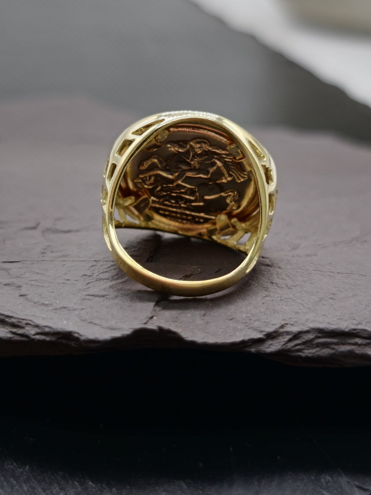 New Solid 9ct Yellow Gold Signet Full Sovereign Coin Ring size L 22mm Hallmarked