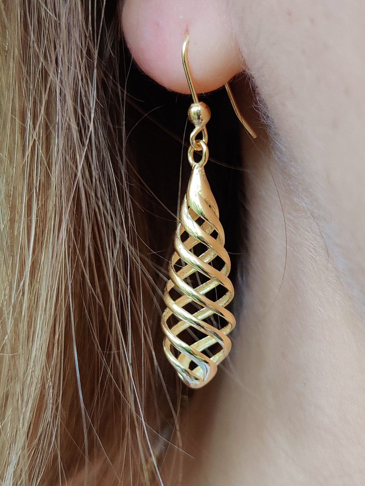 New Solid 9ct Yellow Gold Twisted Drop Earrings Hook Earrings 3 grams