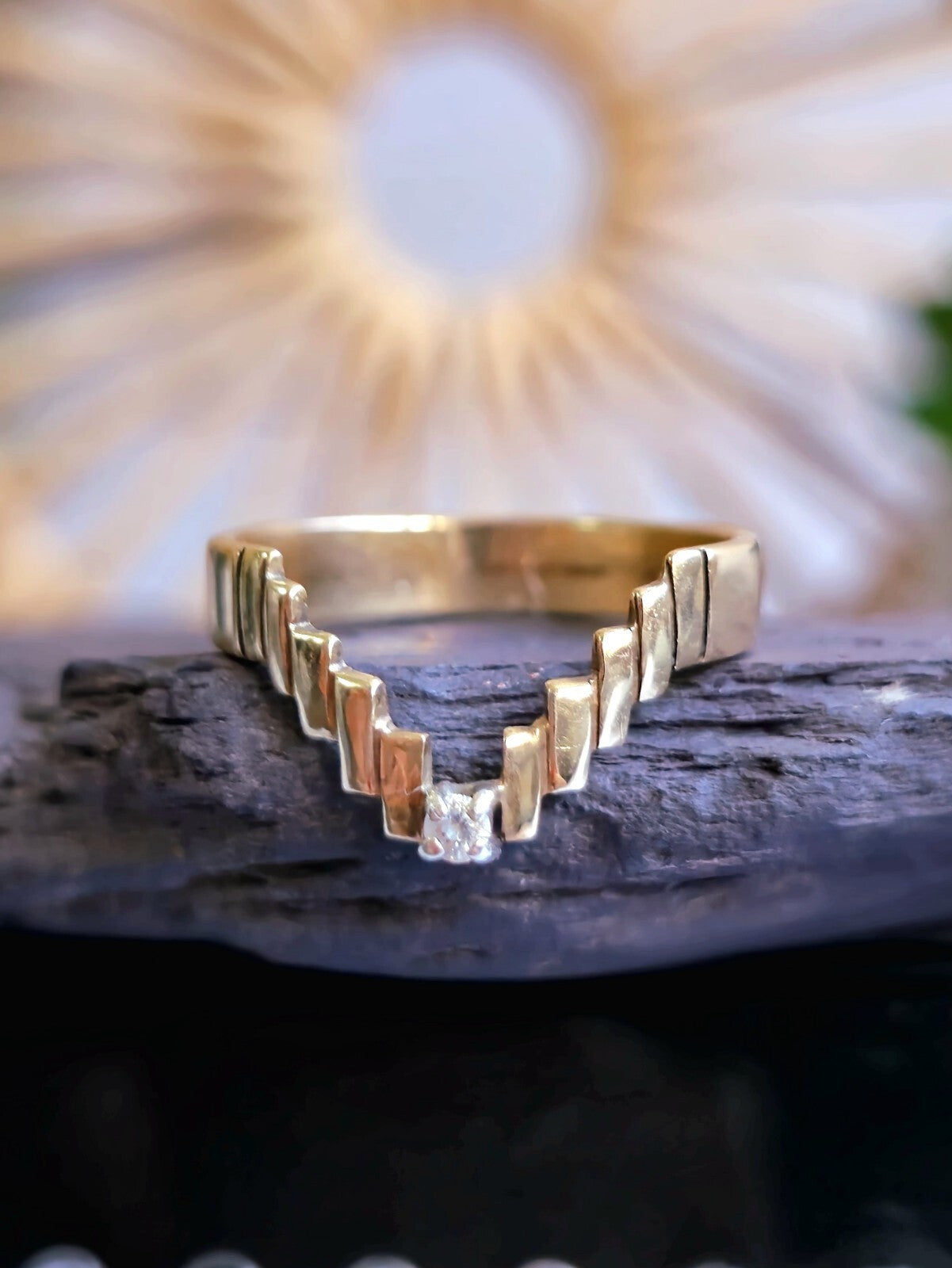Lovely 9ct Yellow Gold V Shape Ring With Diamond Size P 4mm Band Hallmarked