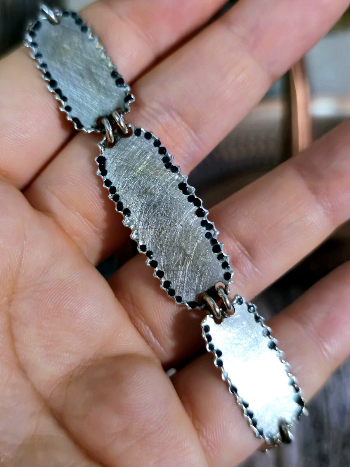 18ct White Gold Boohoo Bracelet Heavy and Solid Handmade Enamel Decor 10.5grams