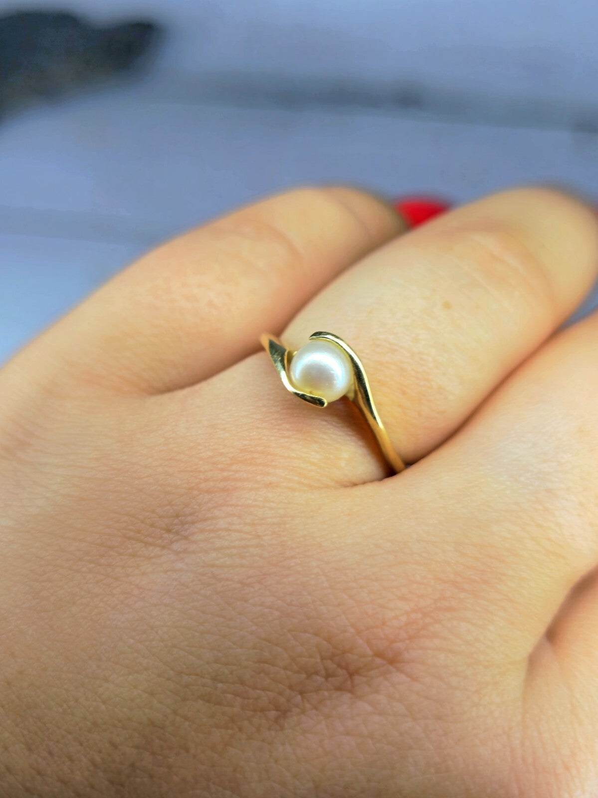 9ct Yellow Gold 6mm Natural Cultured Pearl Ring Twisted Design Setting size N+