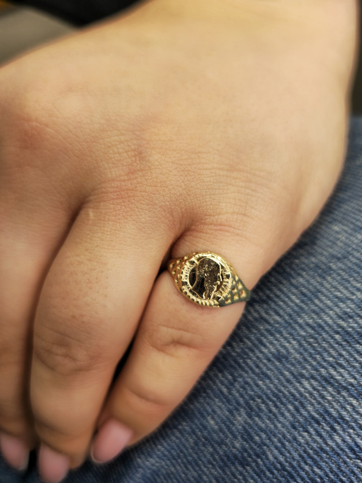 New 9ct Yellow Gold Signet Small Coin-Looking Like Ring size M Pinky Finger