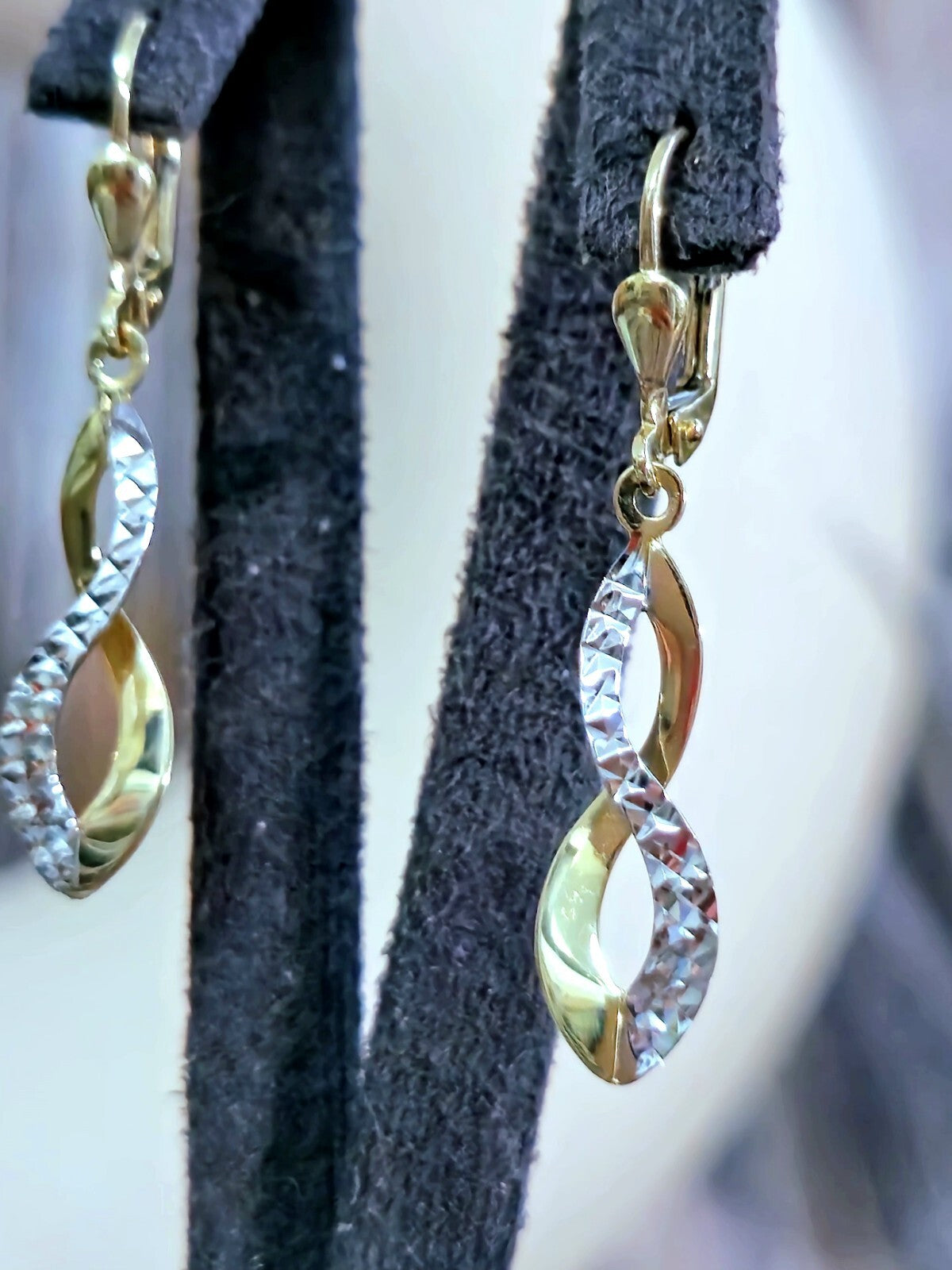 New 9ct Yellow/White Gold Drop Dangle Earrings Diamond Cut 8-Shape Leverback
