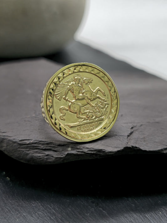 New Solid 9ct Yellow Gold Signet Full Sovereign Coin Ring size V Hallmakerd 24mm