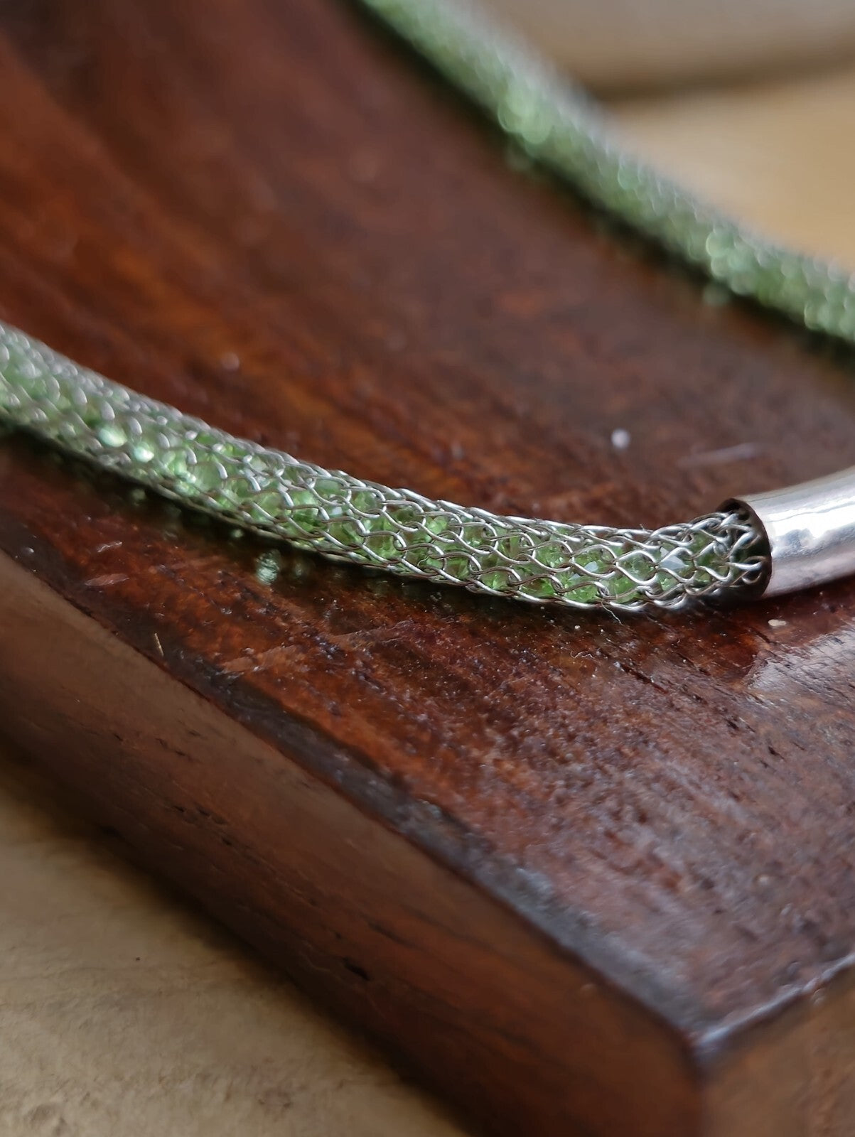 18k White Gold Mesh Choker Necklaces Filled with Green Crystals Stones Chain