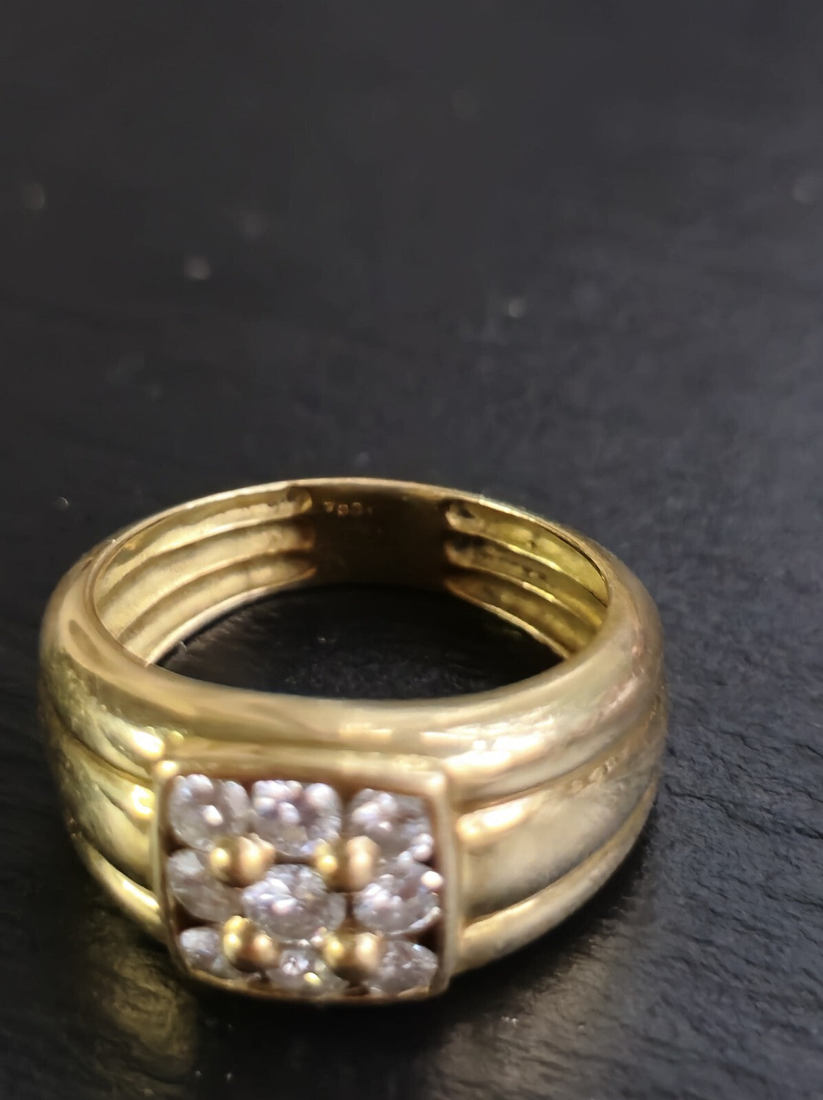 Solid 18ct Yellow Gold Unixsex Signet Ring Pinky Finger size M Diamond 0.25ct