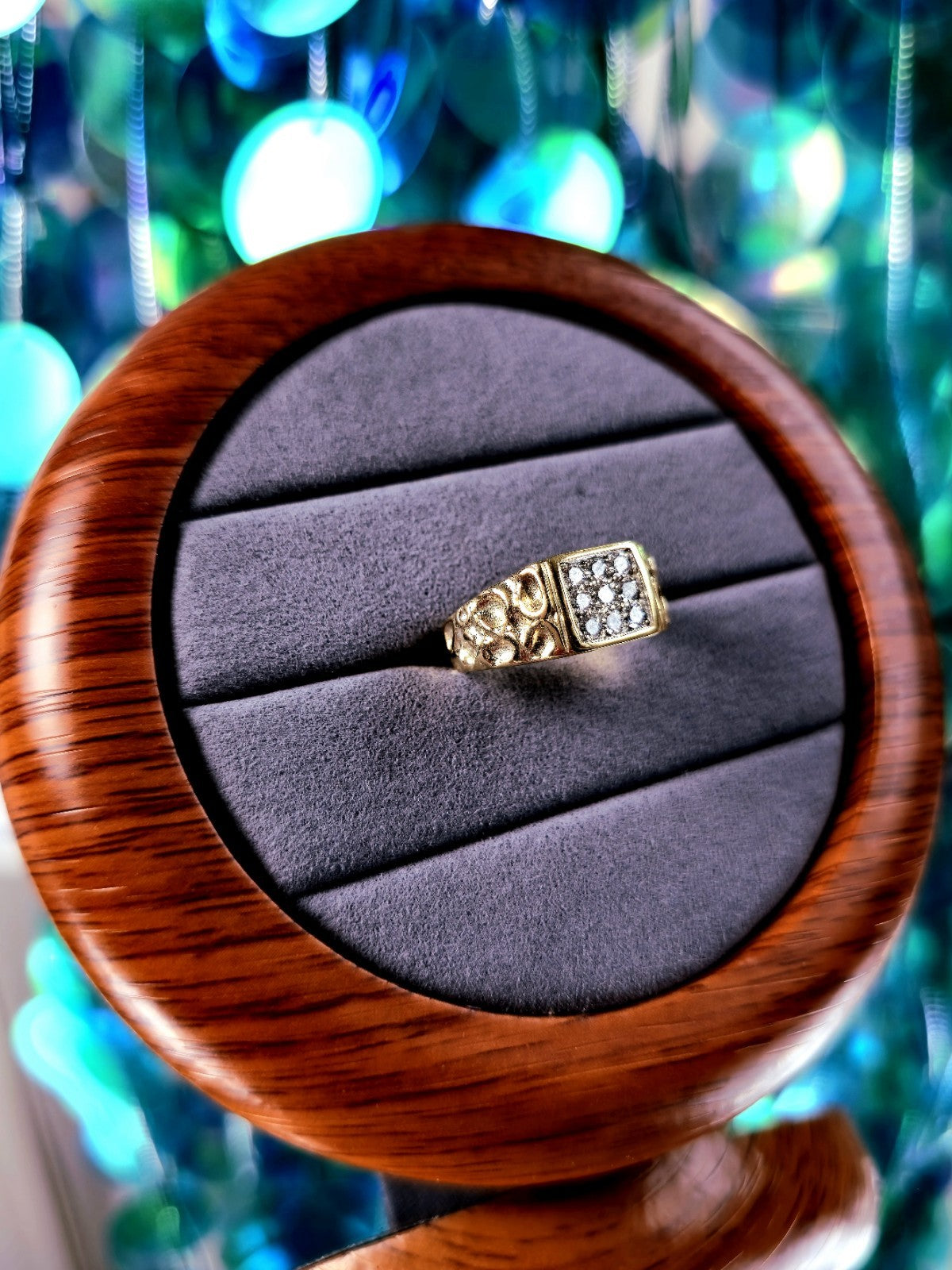 Solid 18ct Yellow Gold Men's Signet Ring Pinky Finger size Q Diamond 0.25ct