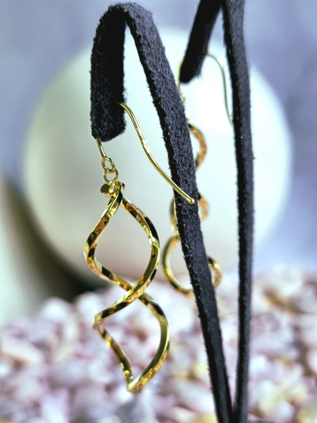 Lovely Solid 9ct Yellow Gold Twist Drop Earrings Hook Clasp Hallmarked 375 Twirl