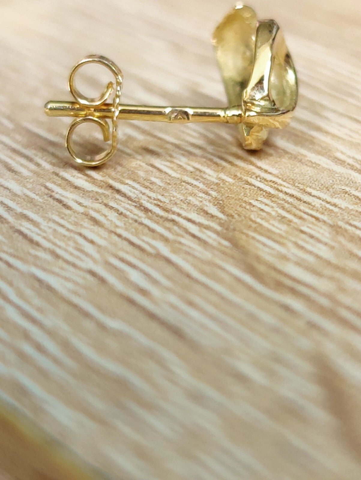 Solid 9ct Yellow Gold Knot Stud Earrings 1.4grams