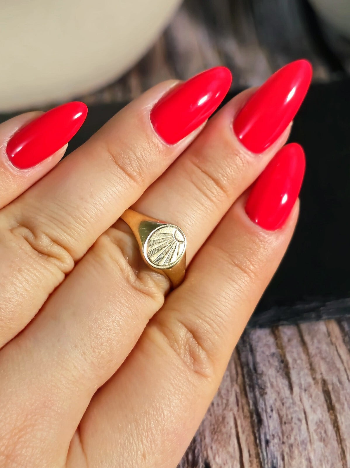 Vintage Solid 9ct Yellow Gold Oval Signet Ring size: P+ Sunburst Pattern 2.3g