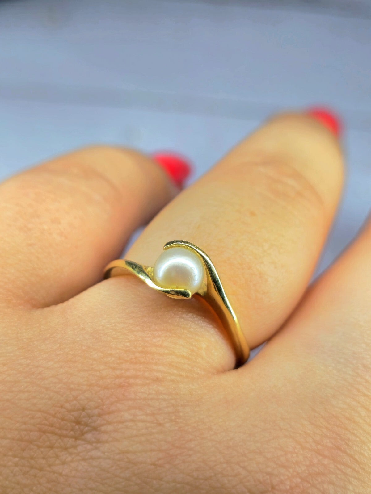 9ct Yellow Gold 6mm Natural Cultured Pearl Ring Twisted Design Setting size N+