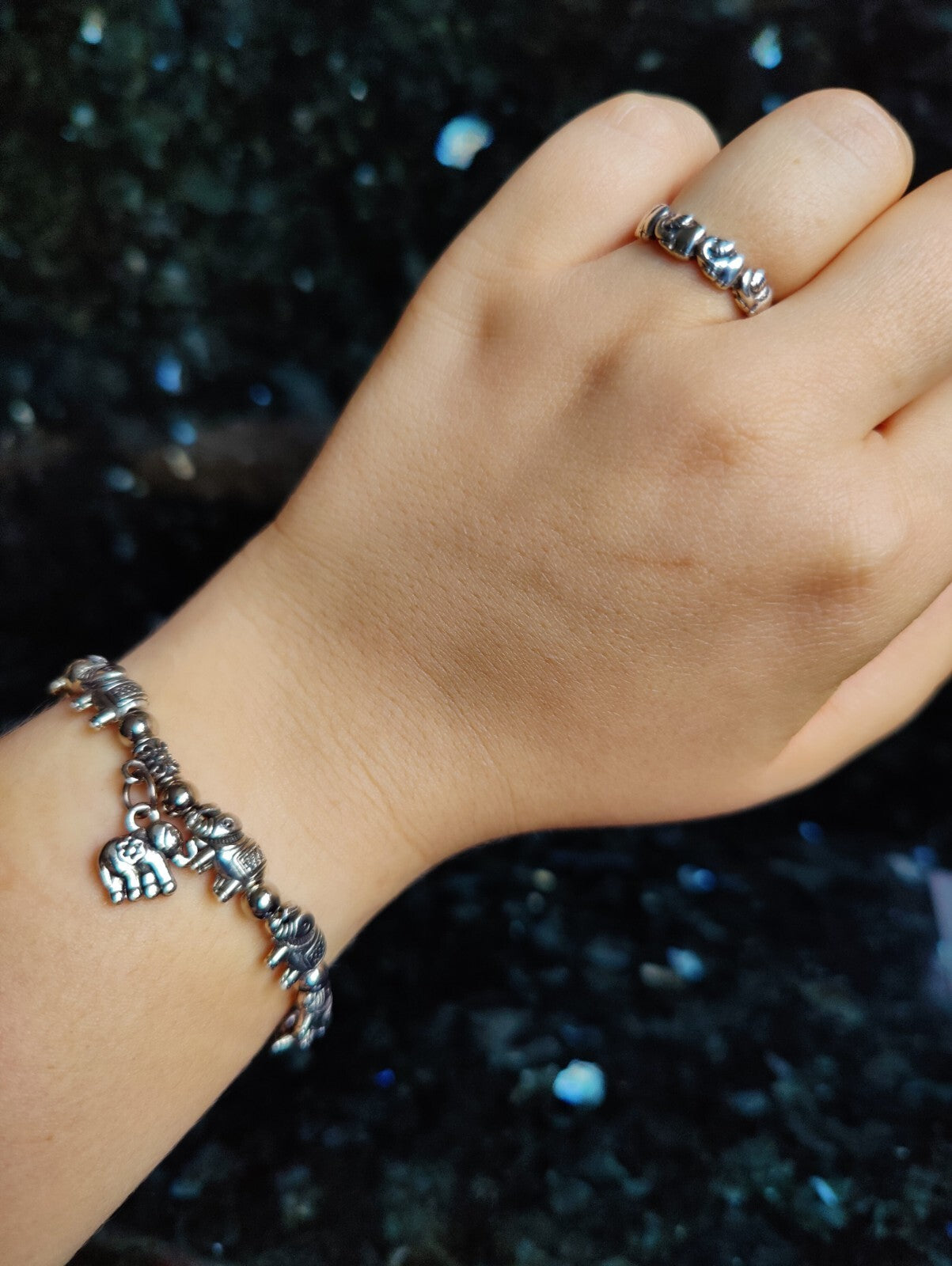 Real Silver Elephant Bracelet Stretchable over 18grams Lovely design Luck Bracel
