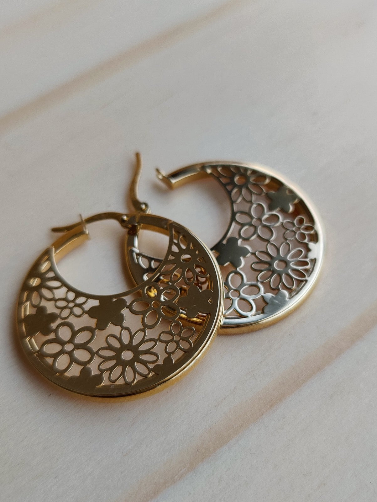 9ct Gold Yellow Gold 3.45g Full Decorative Hoop Earrings 30mm Flowers Hallmarked