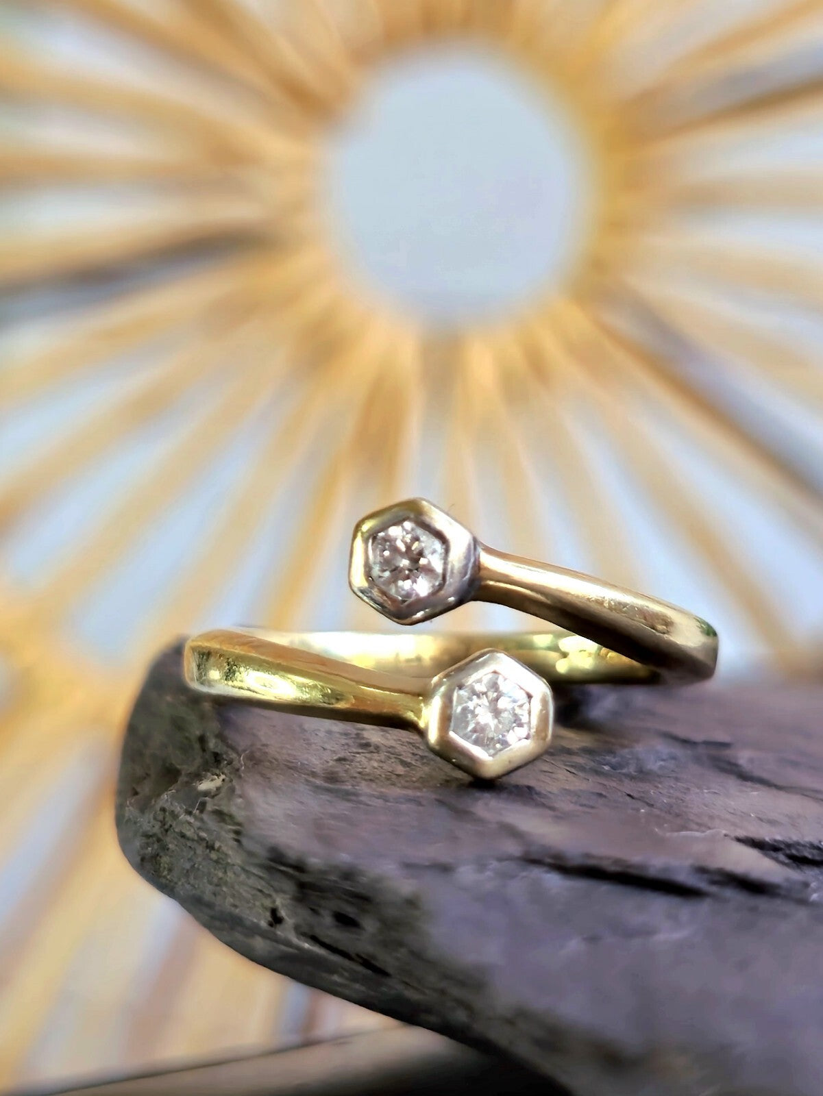 Lovely 9ct Yellow Gold Split Ends Ring With 2 Diamonds Size P Thick Shank Wrap