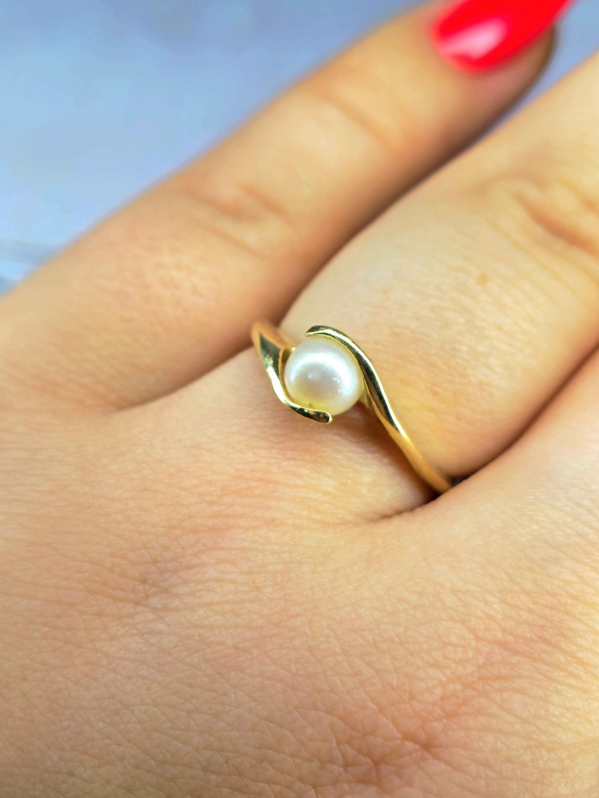 9ct Yellow Gold 6mm Natural Cultured Pearl Ring Twisted Design Setting size N+