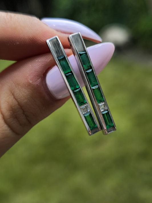 Solid 18K (750) White Gold Stud/Drop Earrings Long Green Stones 5.5grams