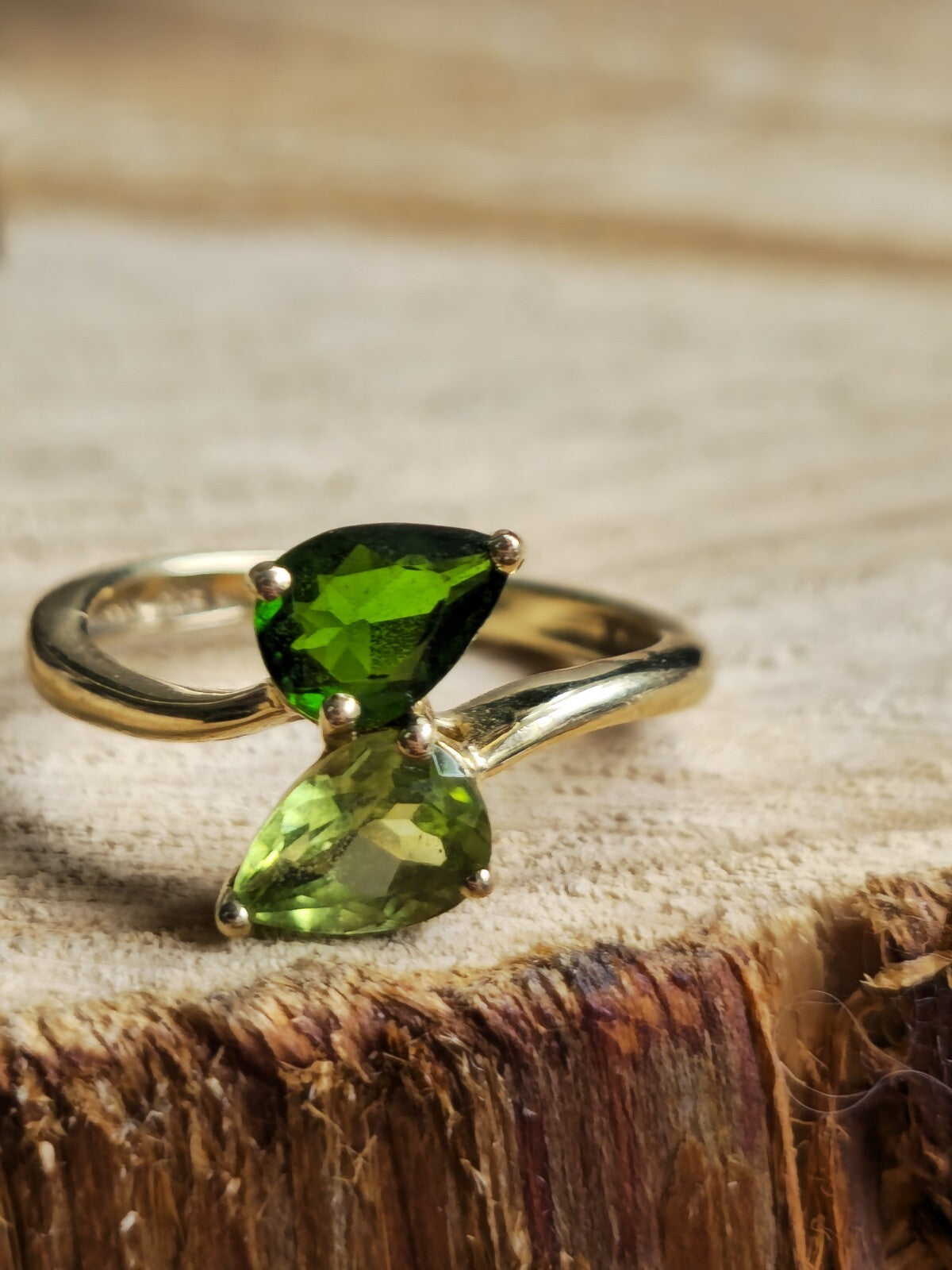 Cute 14ct Yellow Gold Two Peridots Ring Cross Ring Pear Shape Peridot size J+