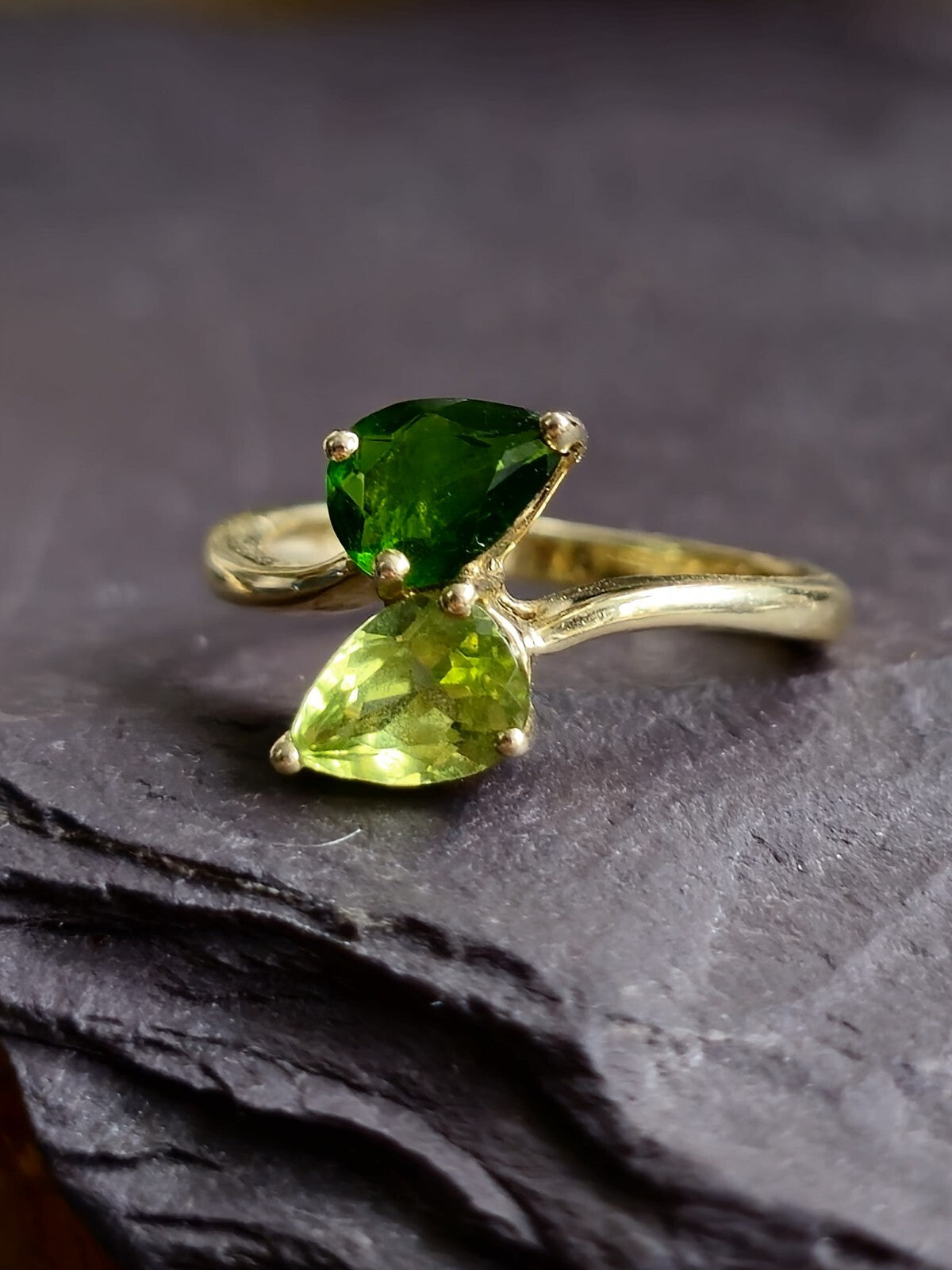 Cute 14ct Yellow Gold Two Peridots Ring Cross Ring Pear Shape Peridot size J+