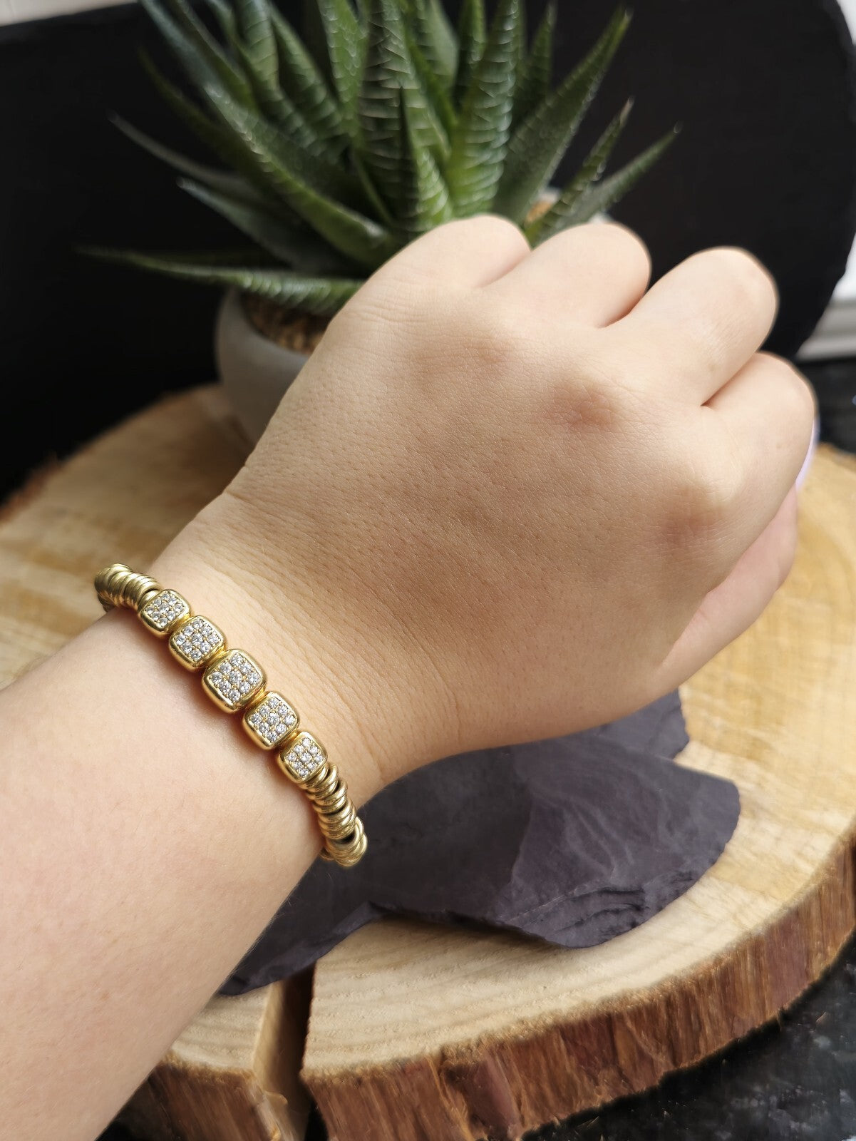 Solid 18k 750 Yellow Gold Diamond Bracelet Heavy Gold Links Circles Expandable
