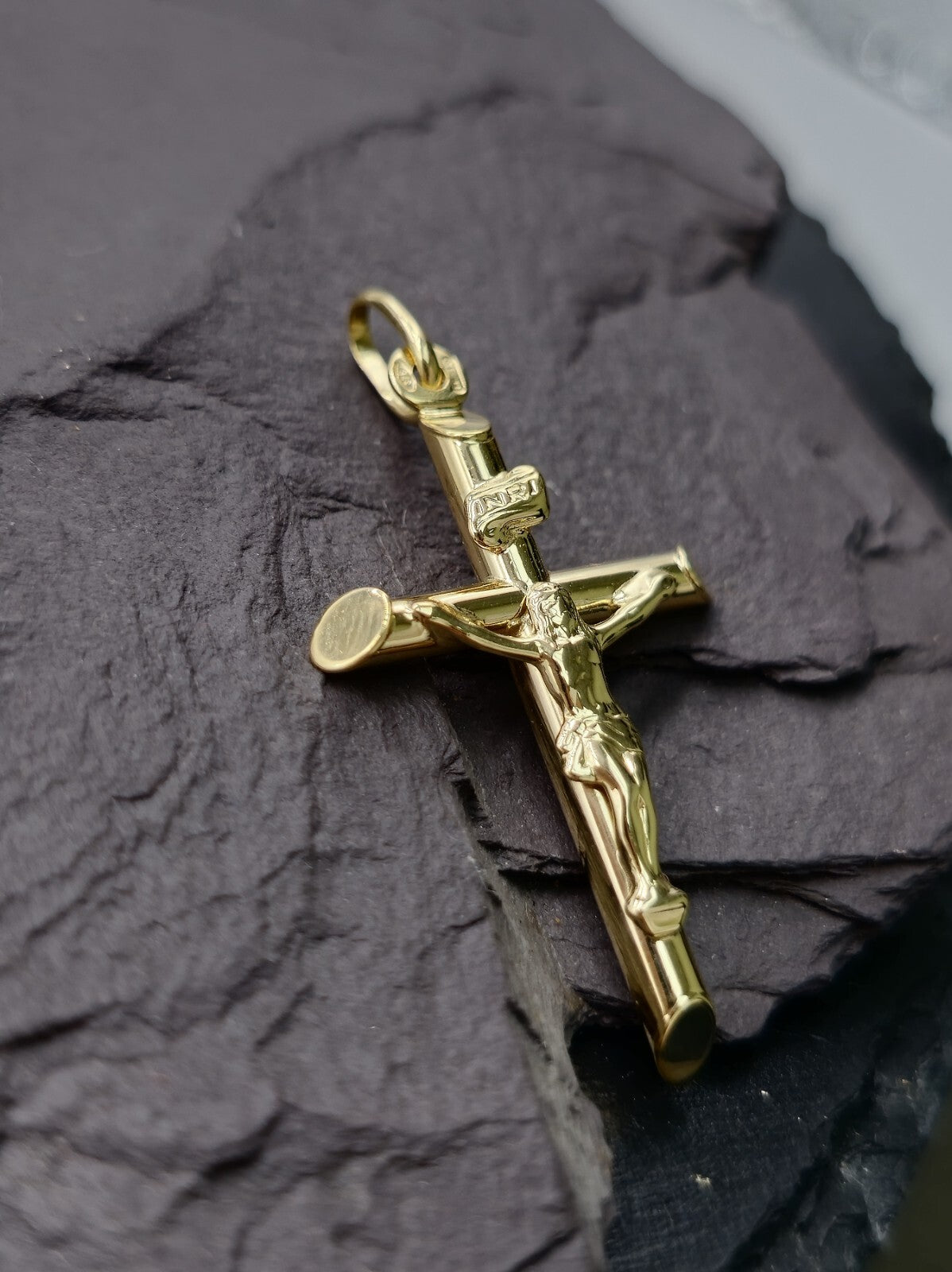 New Solid 9ct Yellow Gold Cross with Jesus Pendant 40mm x 20mm Hallmarked