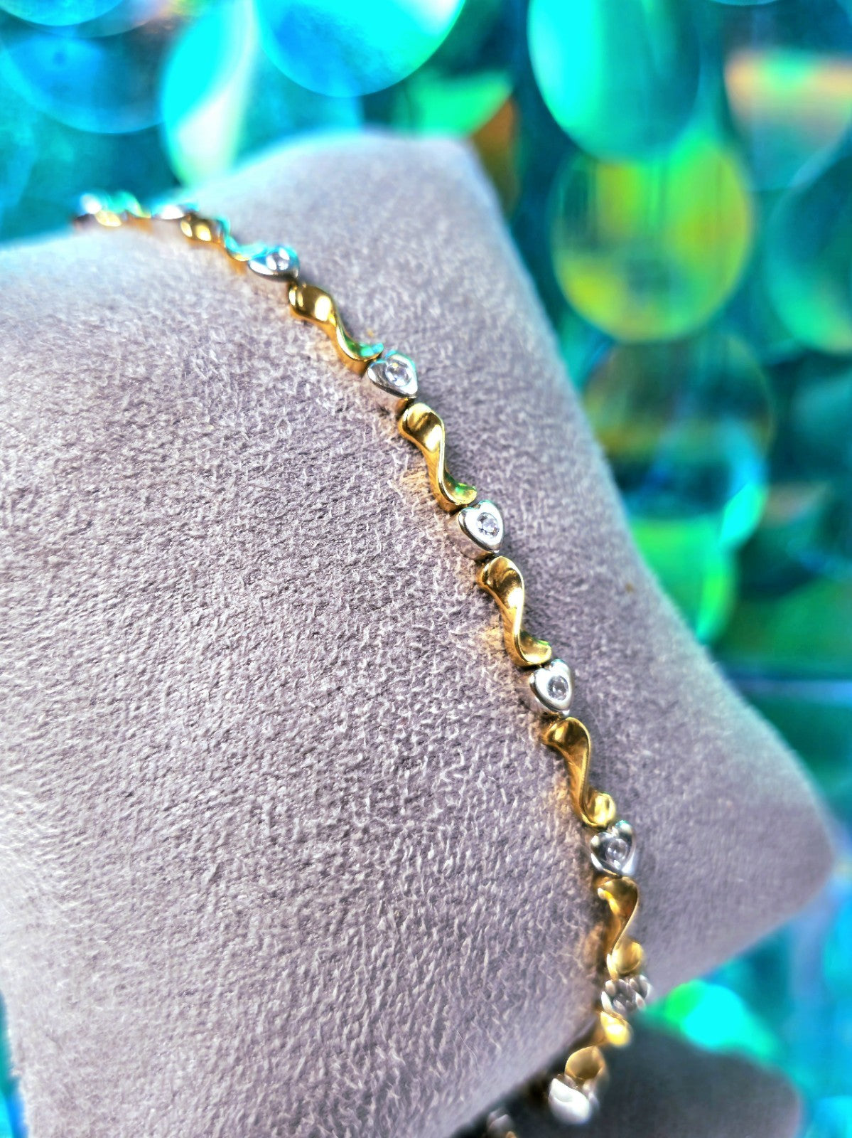 Elegant 9ct Yellow/White Heart Shape Chain BRACELET with Cubic Zirconia 5.4grams