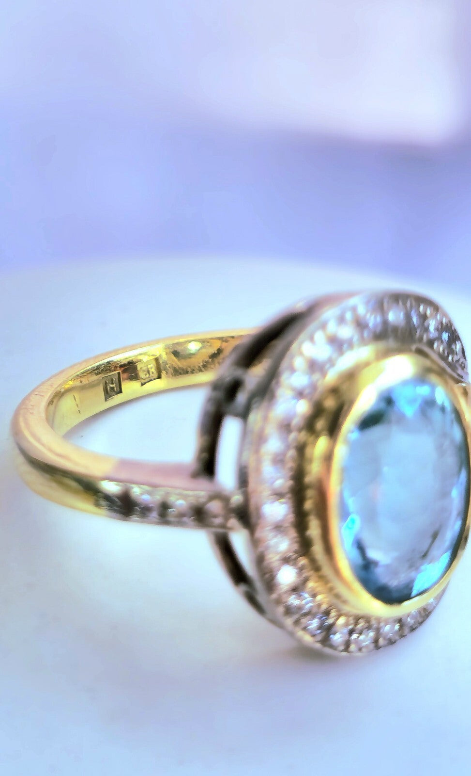 Stunning 18ct Yellow Gold Aquamarine/Diamond Dress Ring Cocktail size M+ Oval
