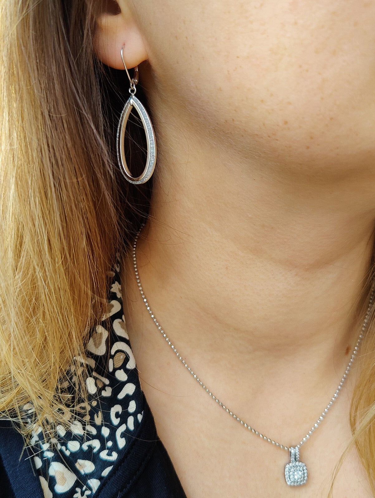 NEW Sparklig OVAL Drop Dangling Earrings 9ct White Gold Leverback Hallmarked